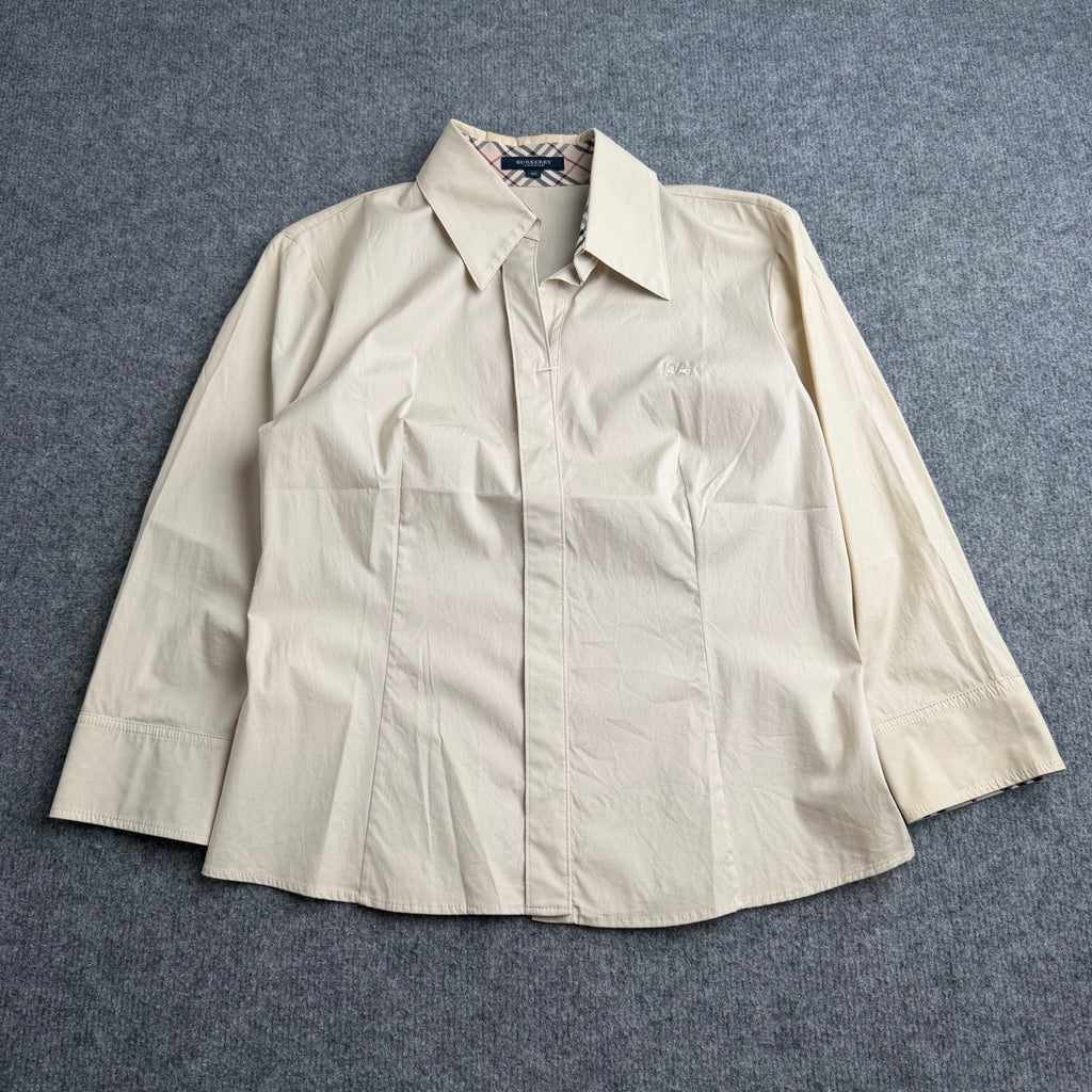 Burberry skjorte (Str. M)