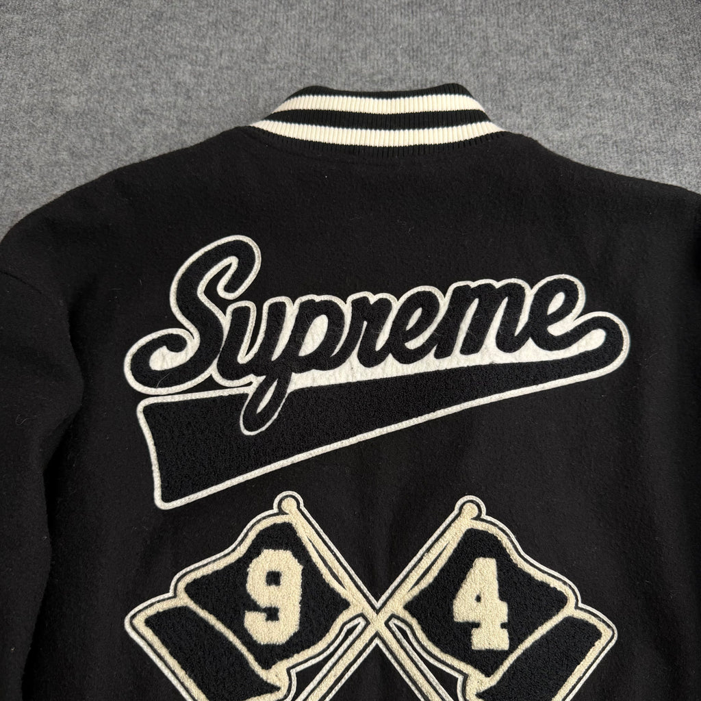 Supreme varsity jakke (Str. L)