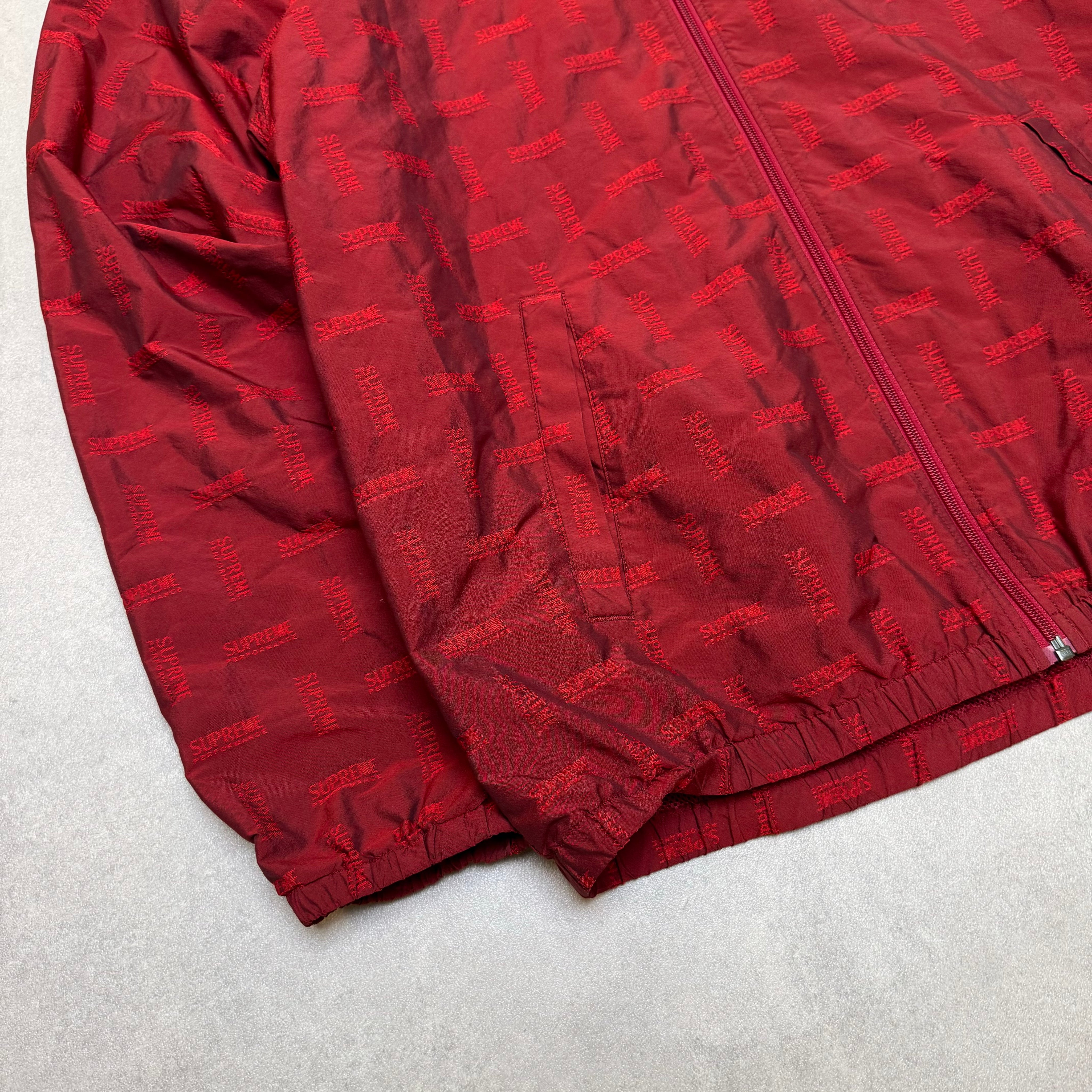 Supreme jakke (Str. XL)