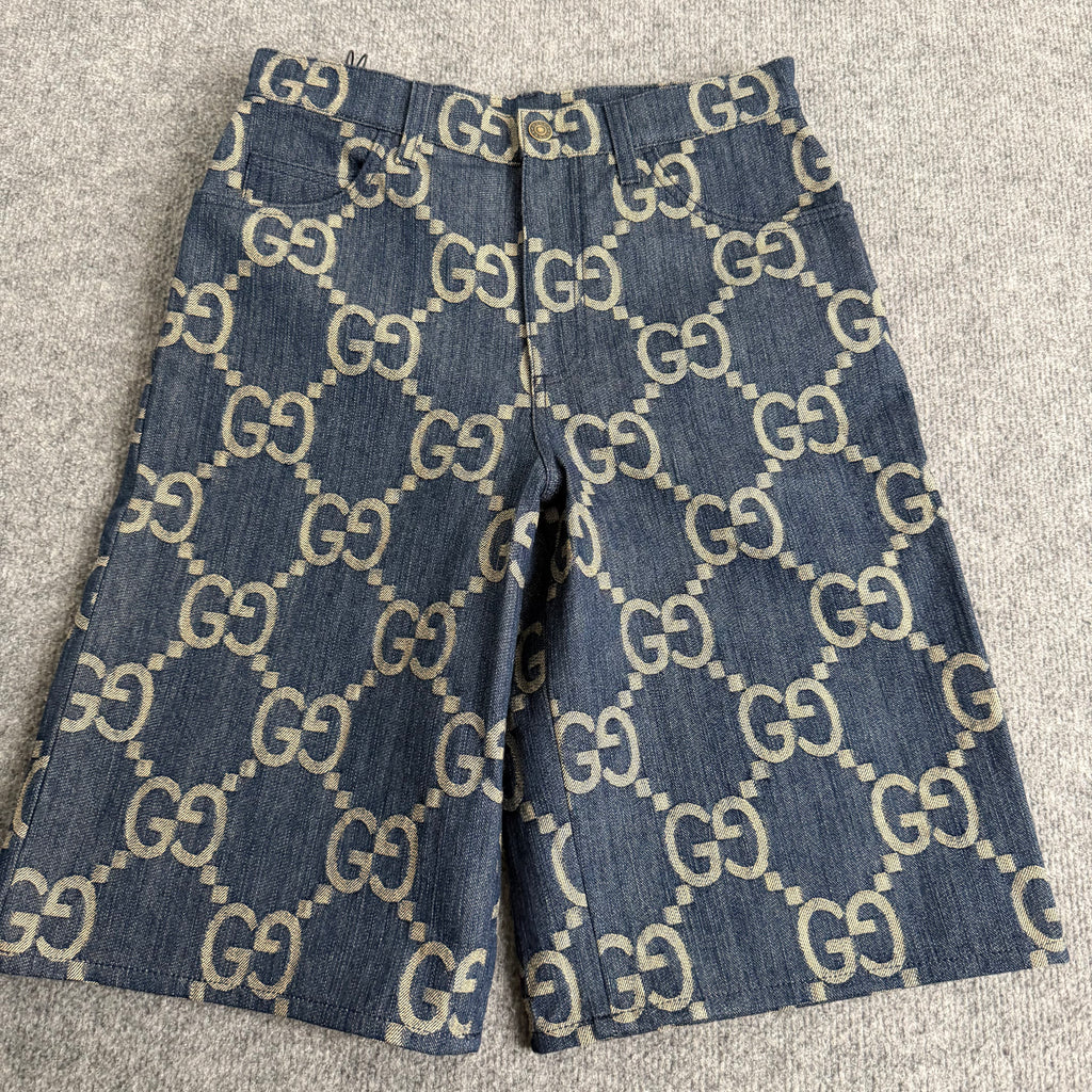 Gucci shorts (Str. 30)