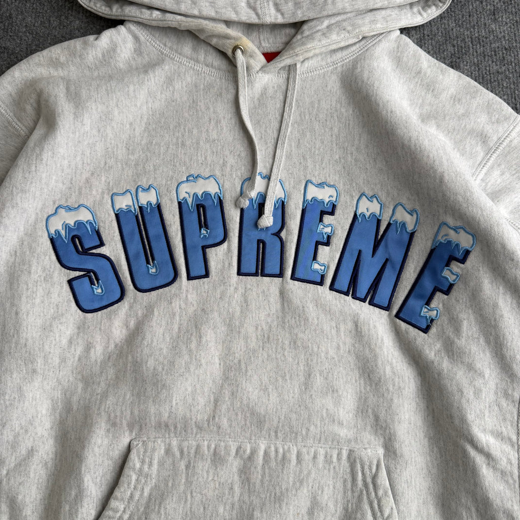 Supreme hættetrøje (Str. S)