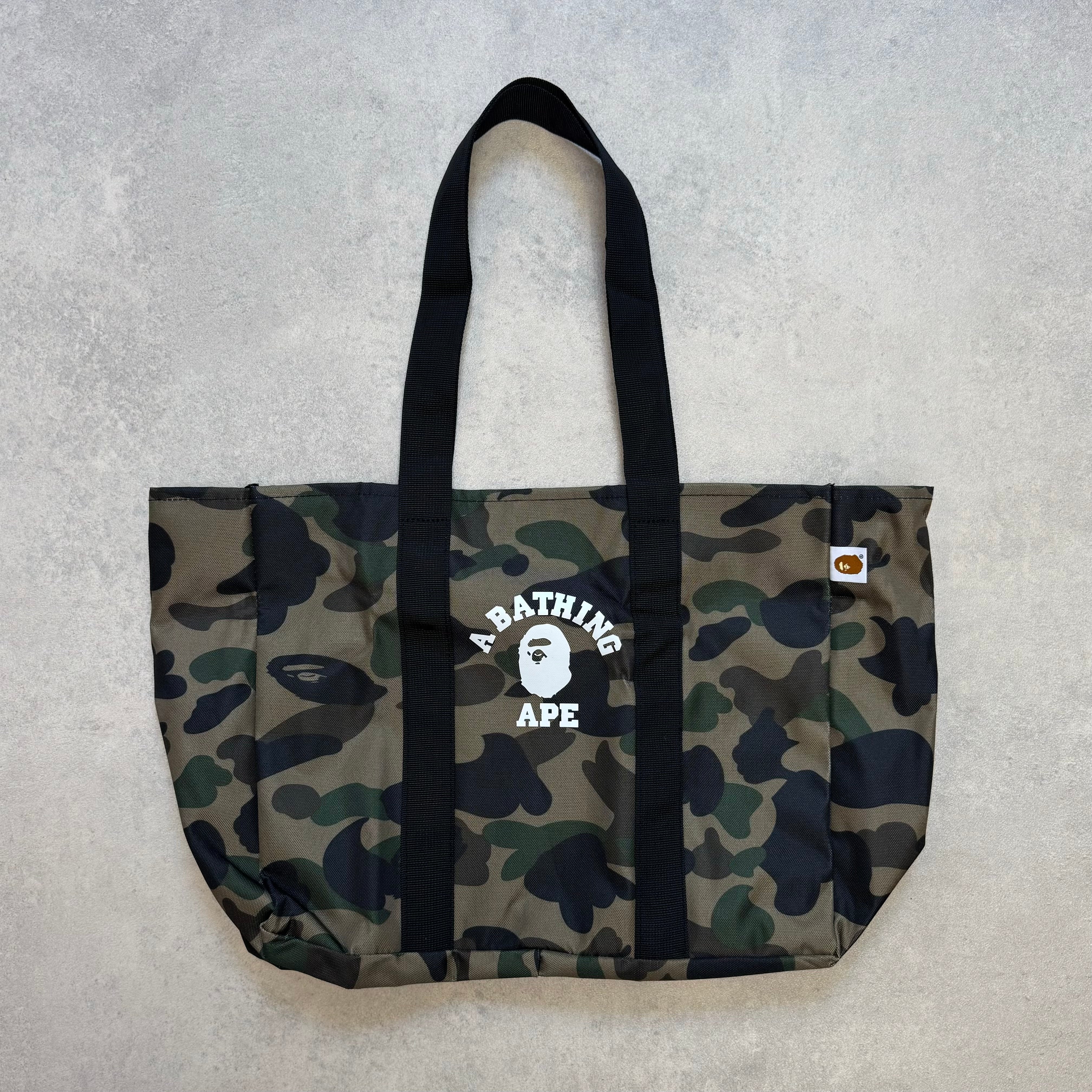 A bathing ape taske