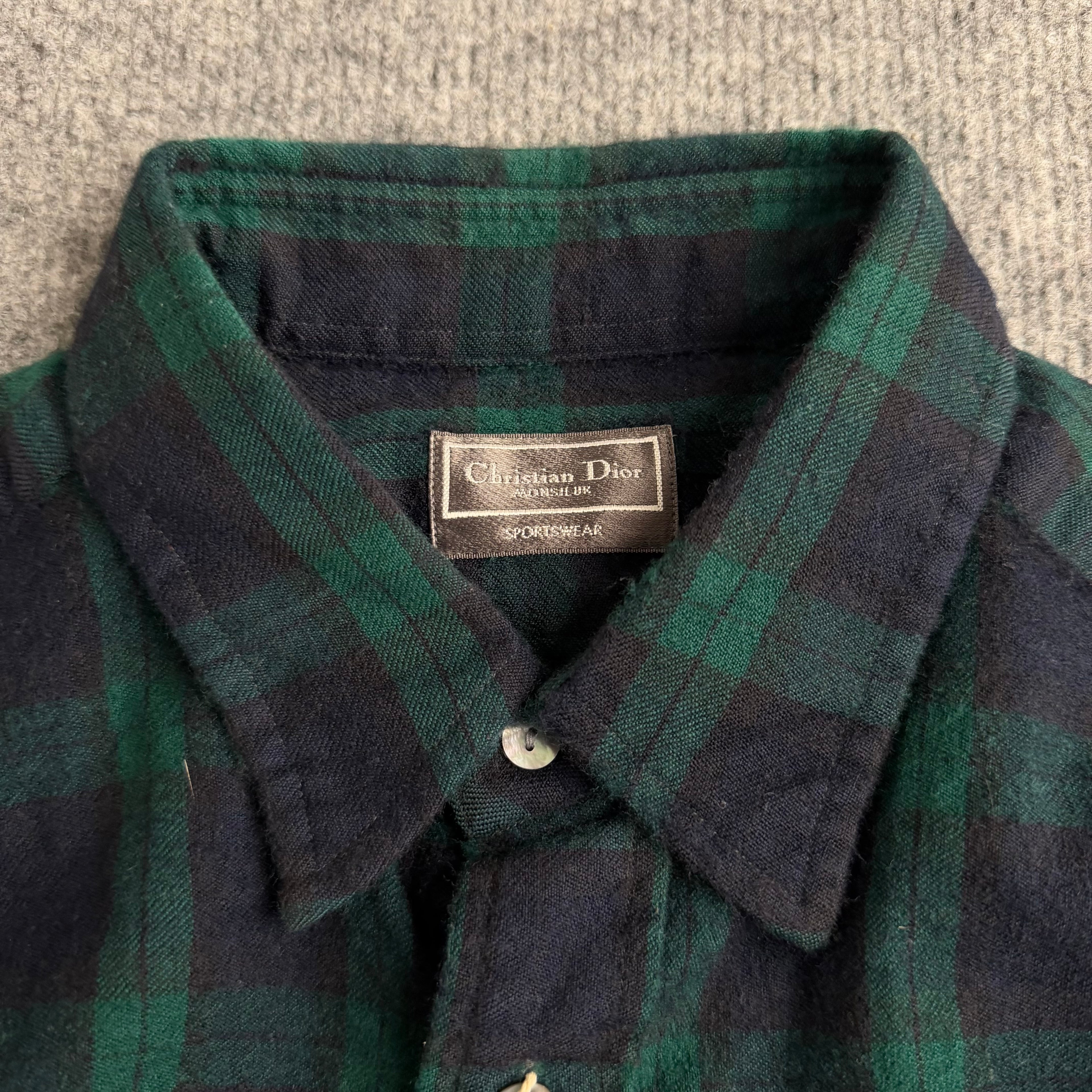 Christian Dior skjorte (Str. L)