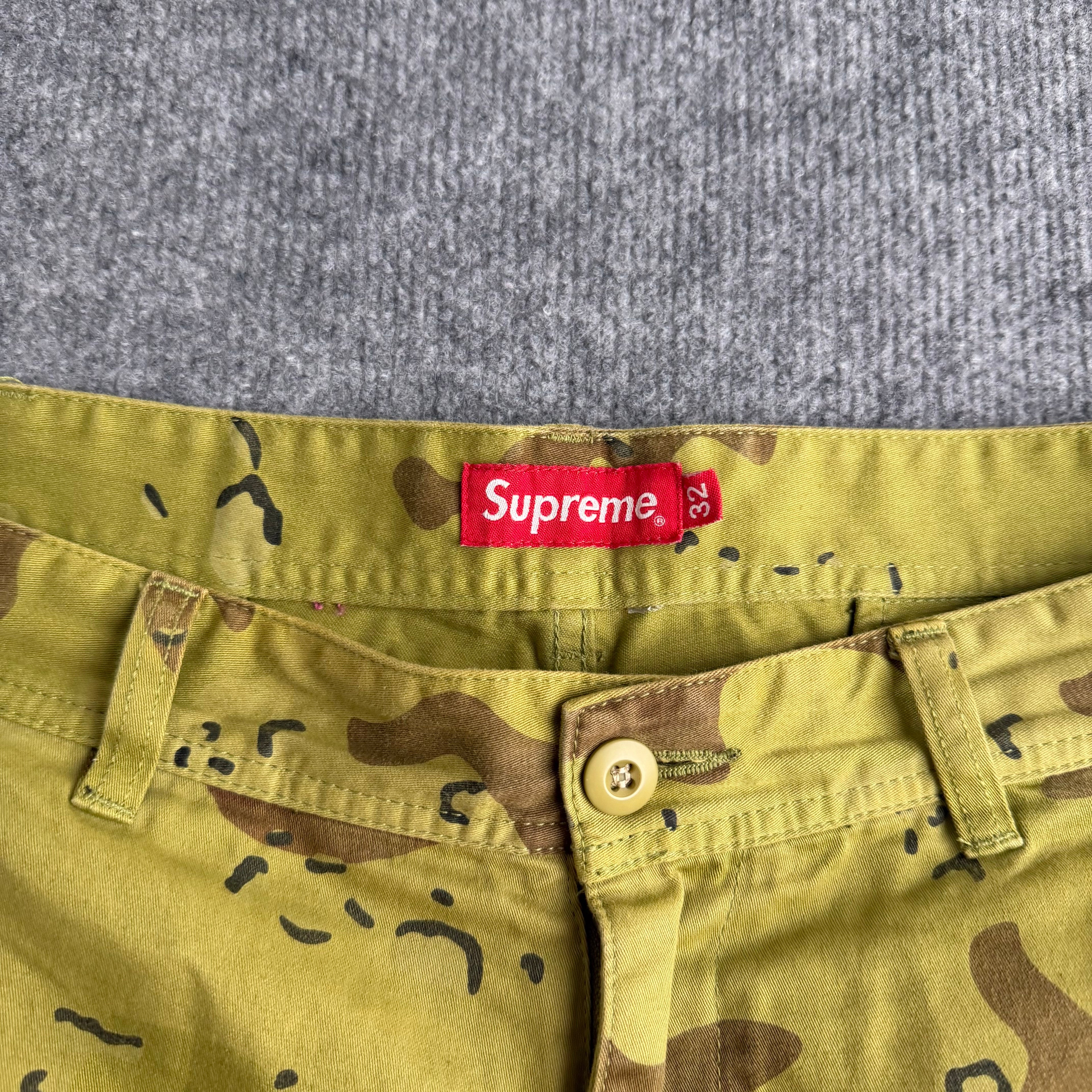 Supreme shorts (Str. 32)