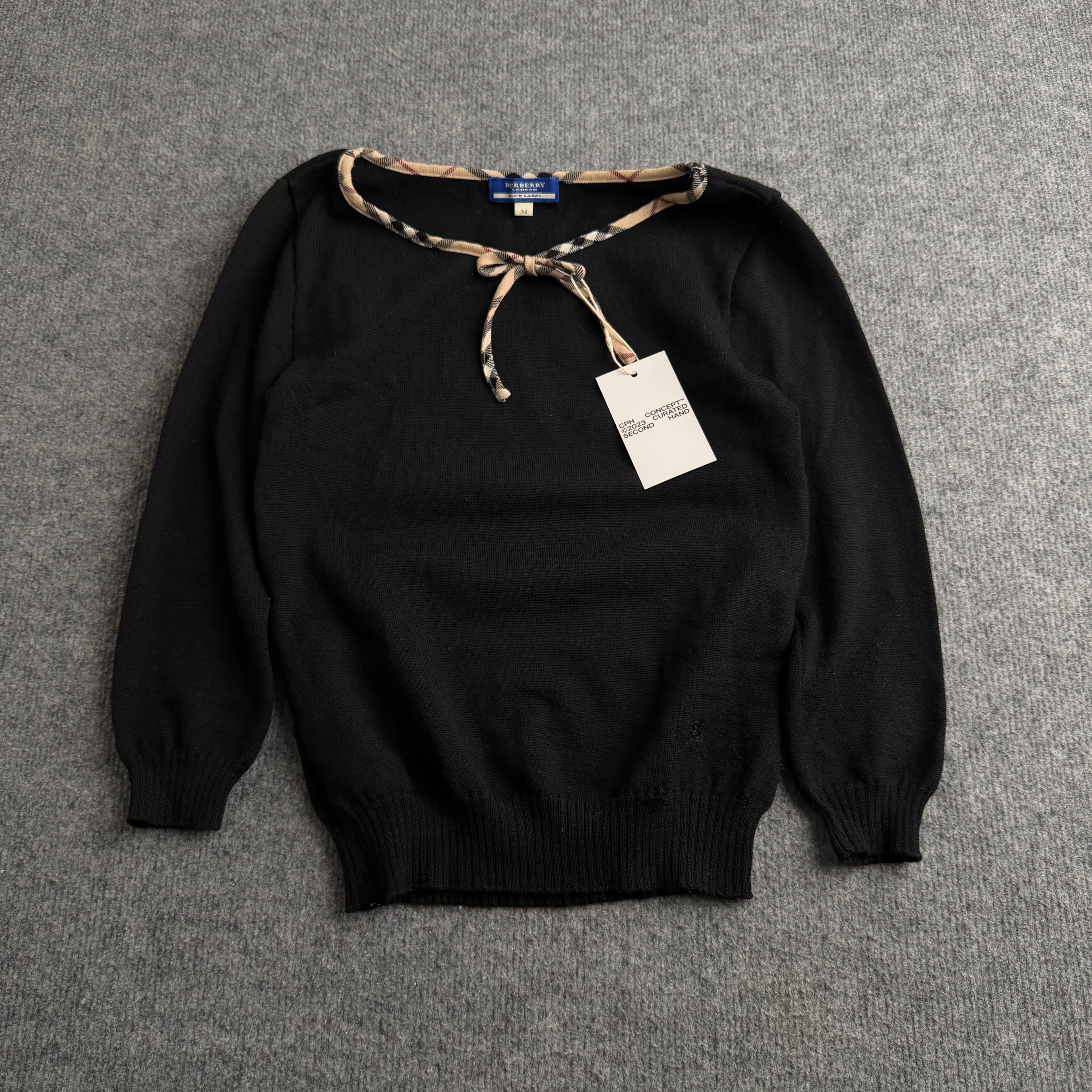 Burberry top (Str. M)