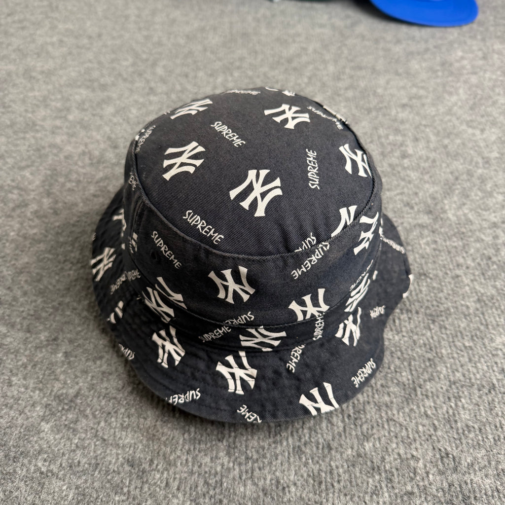 Supreme Yankees har (Str. S/M)