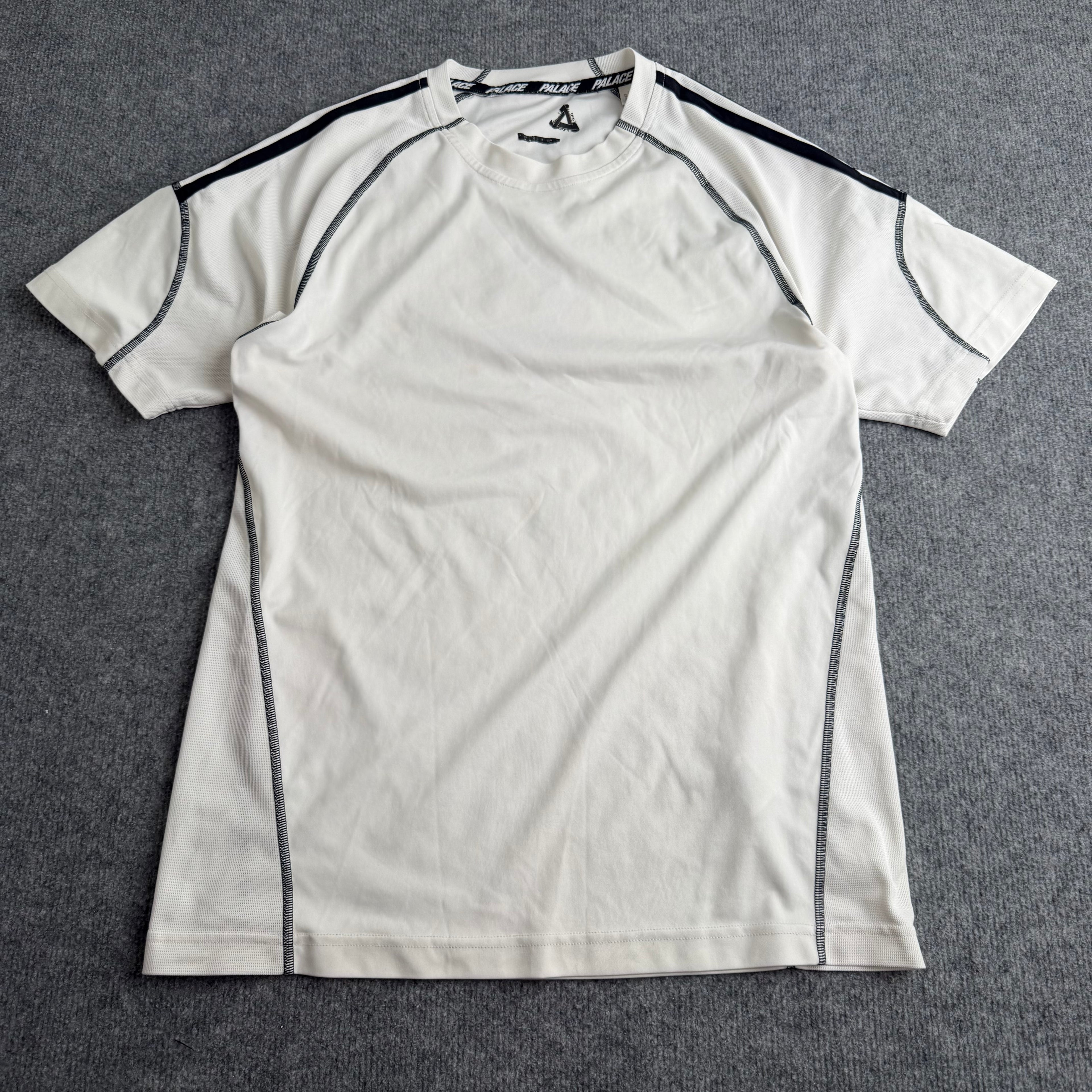 Adidas x palace t-shirt (Str. M)