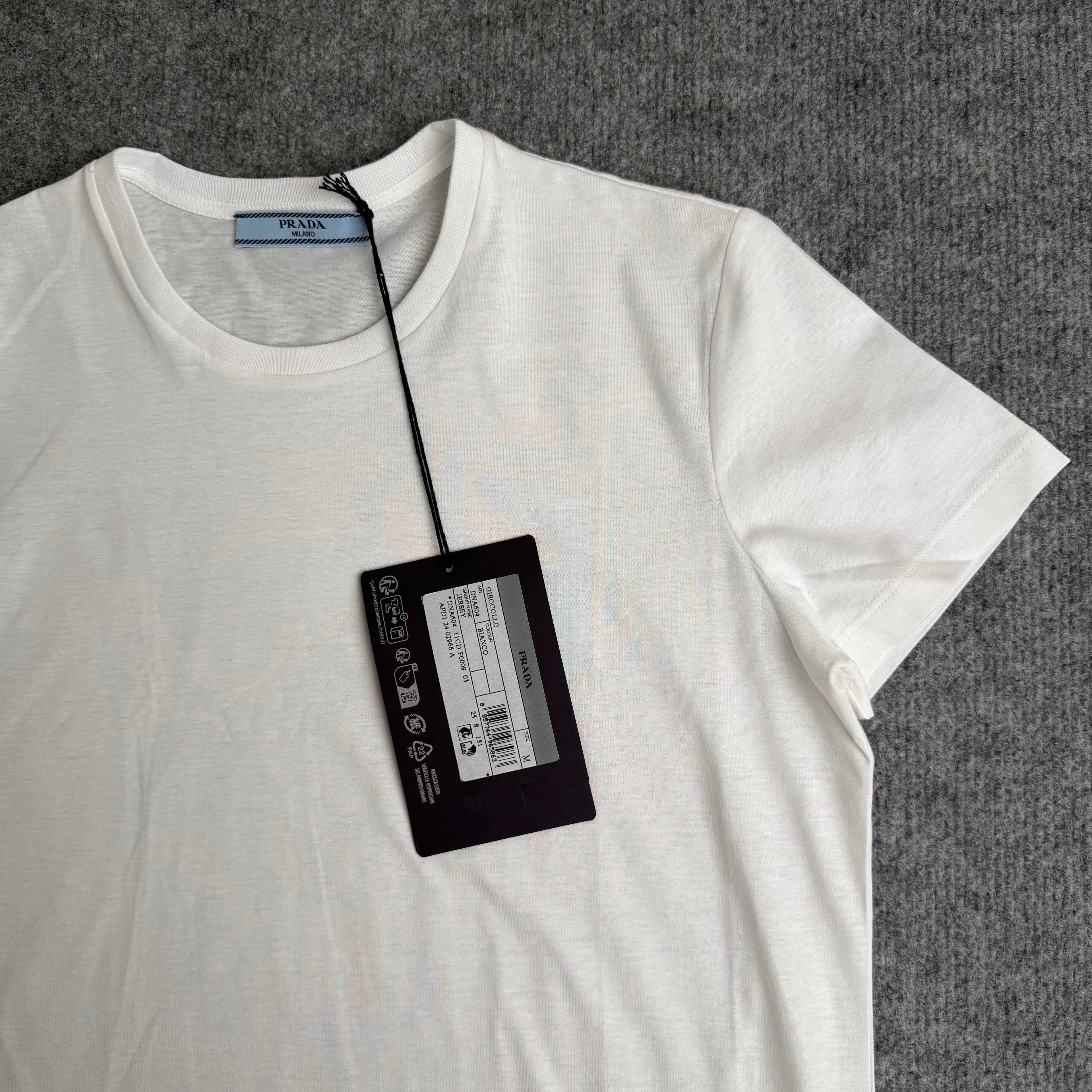Prada t-shirt (Str. M)