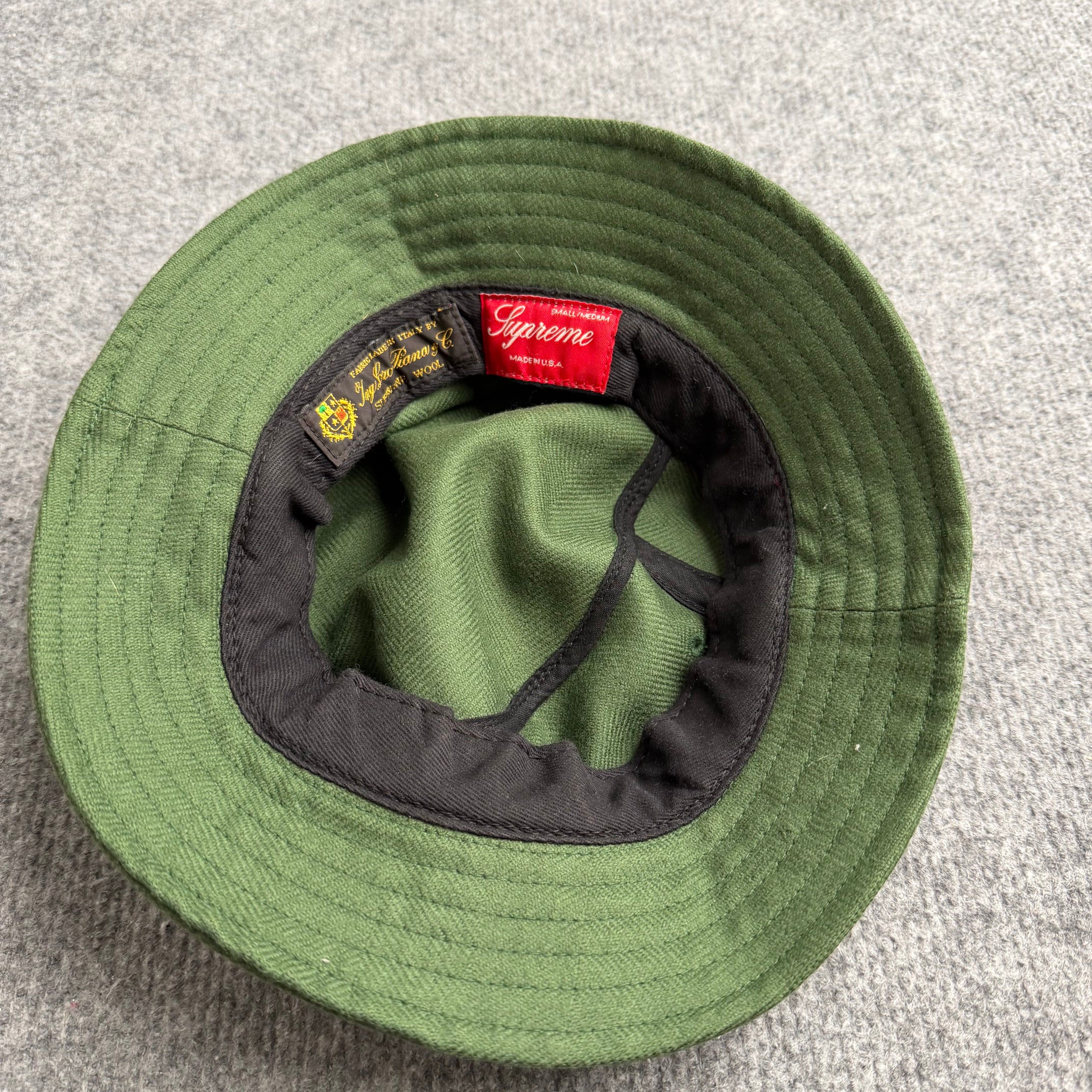 Supreme hat (Str. S/M)