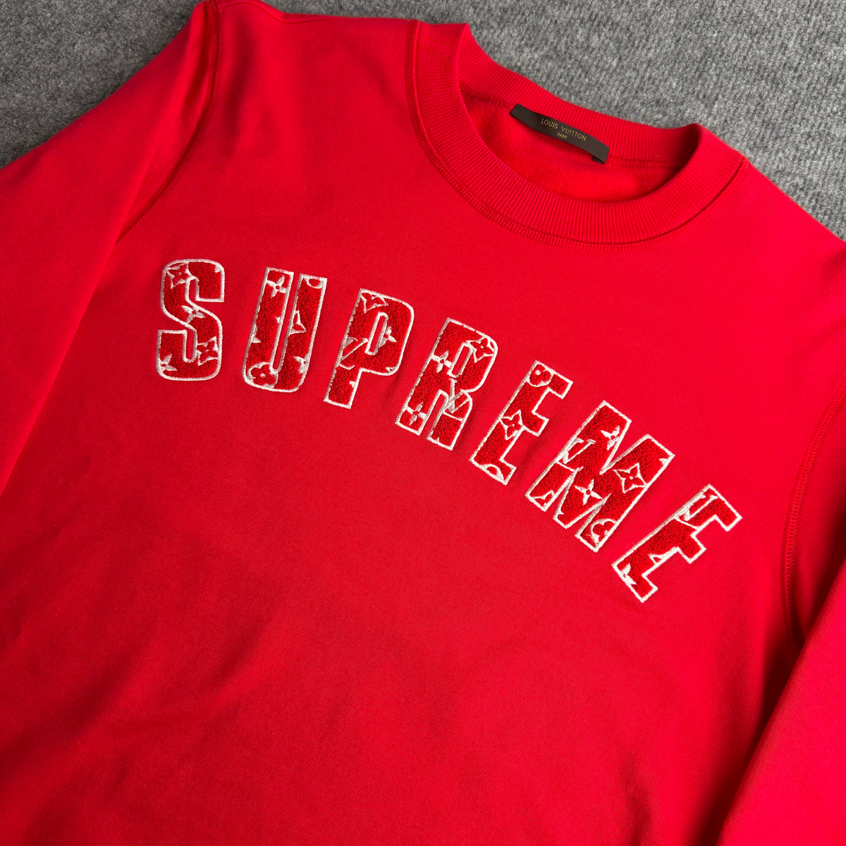 Louis Vuitton x Supreme bluse (Str. S)