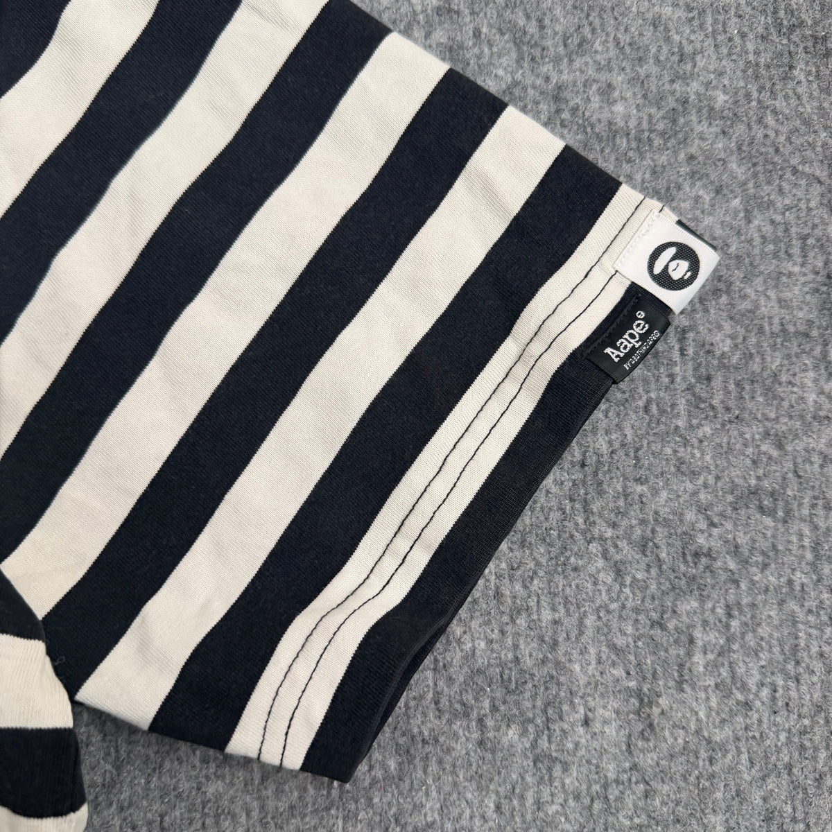A bathing ape t-shirt (Str. L)