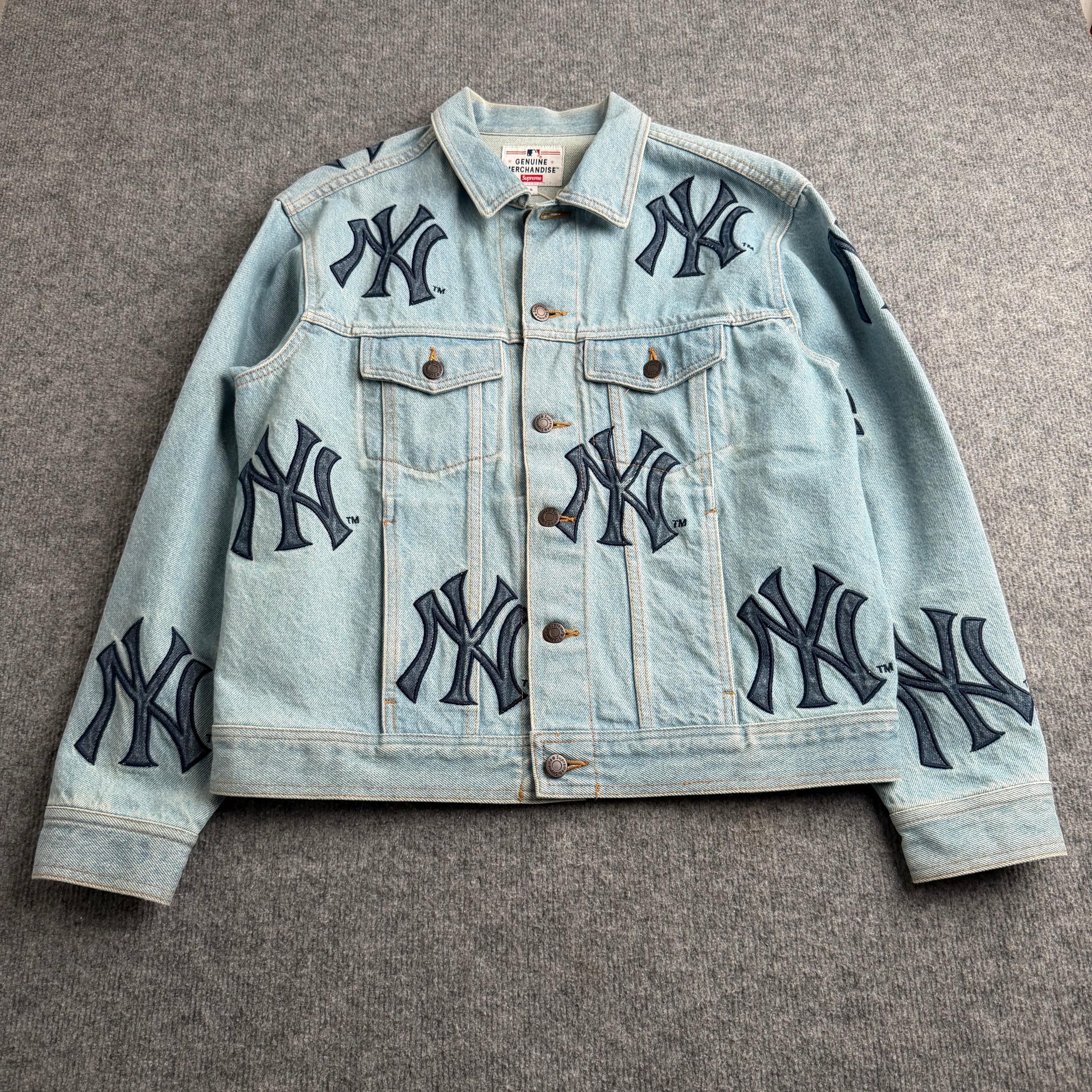 Supreme x Yankees jakke (Str. S)
