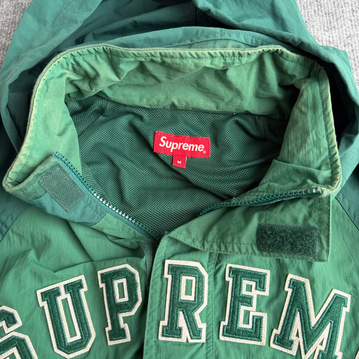Supreme jakke (Str. M)