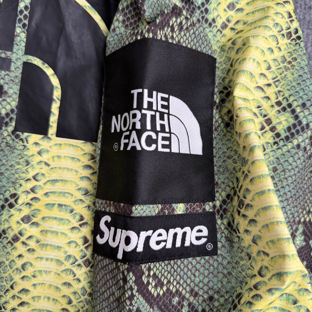 Supreme x the north face jakke (Str. S)