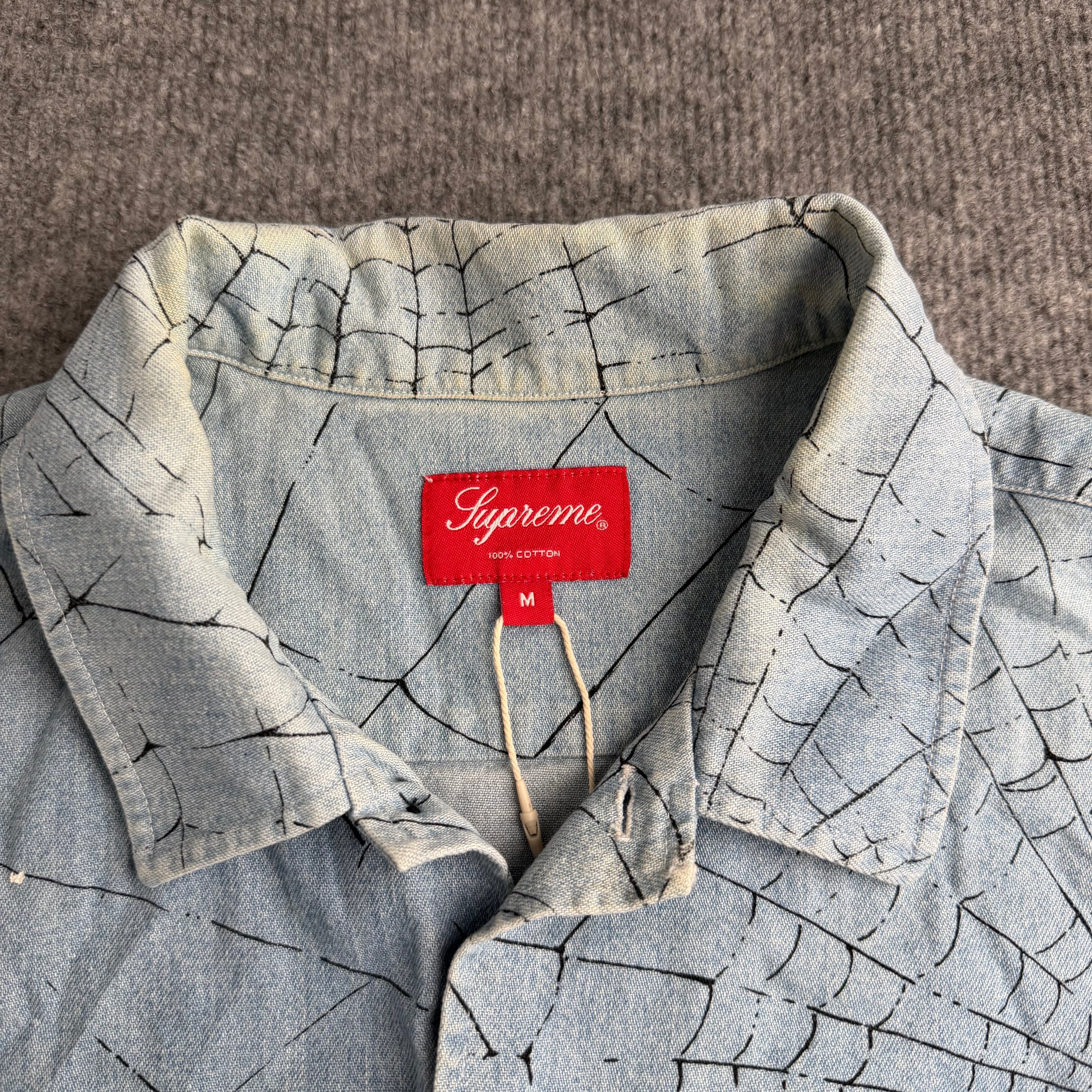 Supreme skjorte (Str. M)