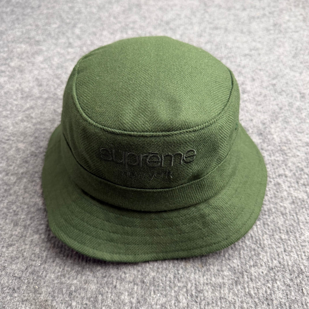 Supreme hat (Str. S/M)