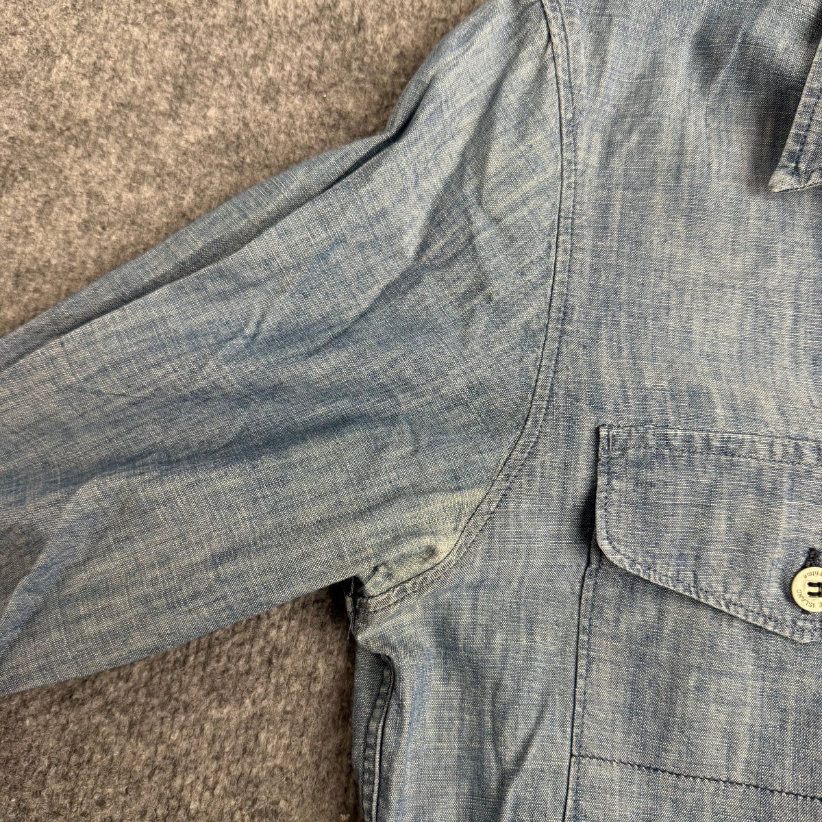 Stone Island skjorte (Str. S)