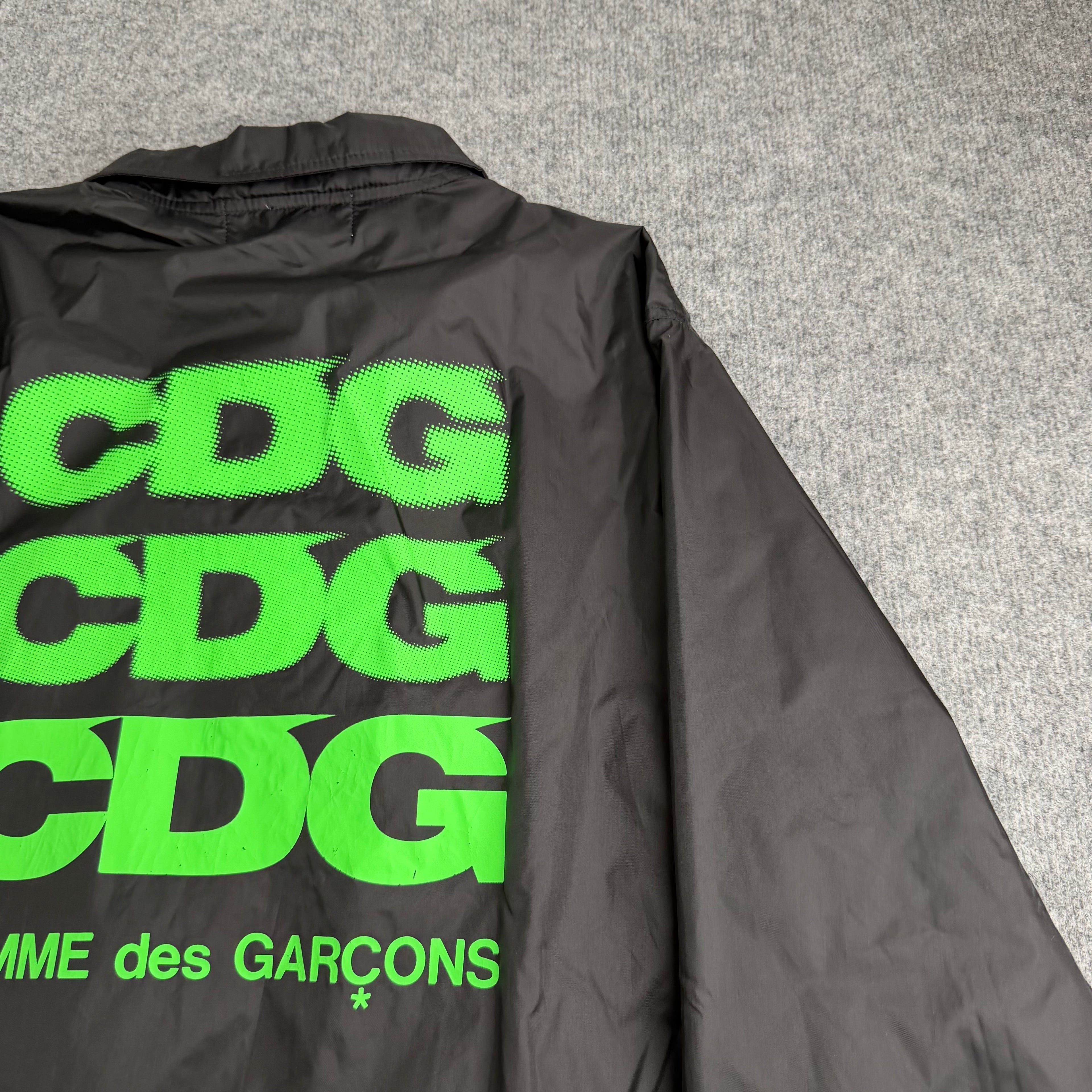 Comme des garcons jakke (Str. M)