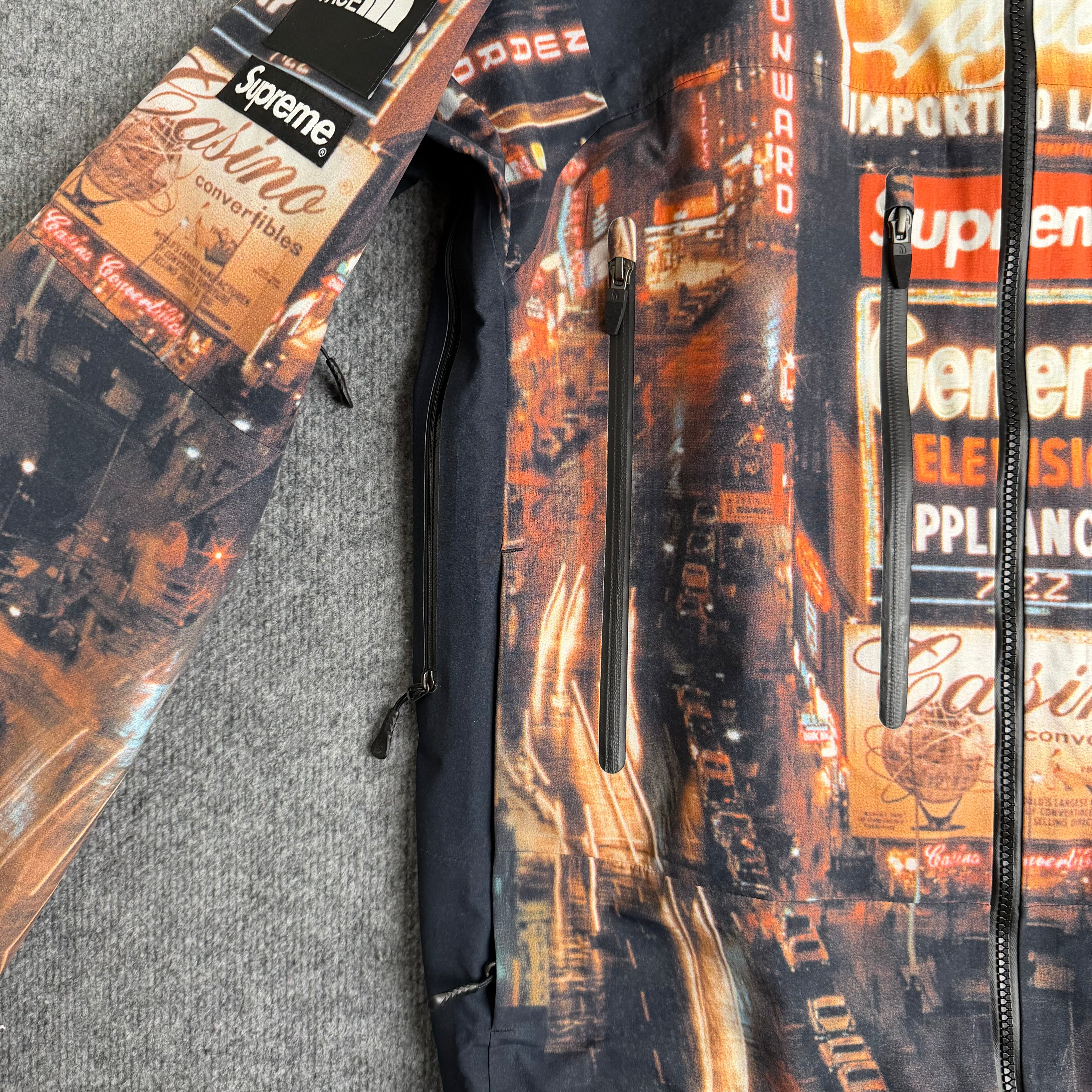 Supreme x north face jakke (Str. M)