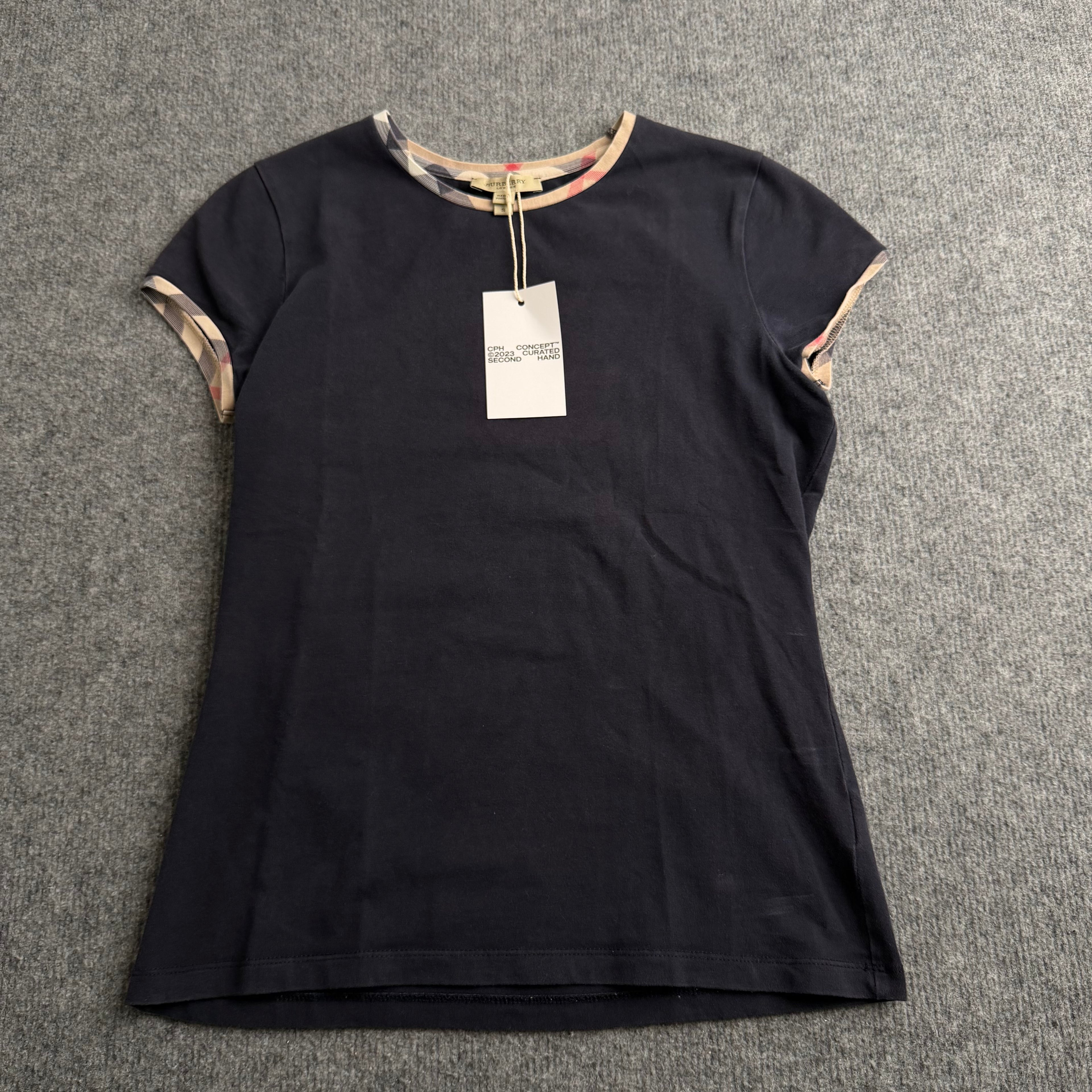 Burberry t-shirt (Str. S)
