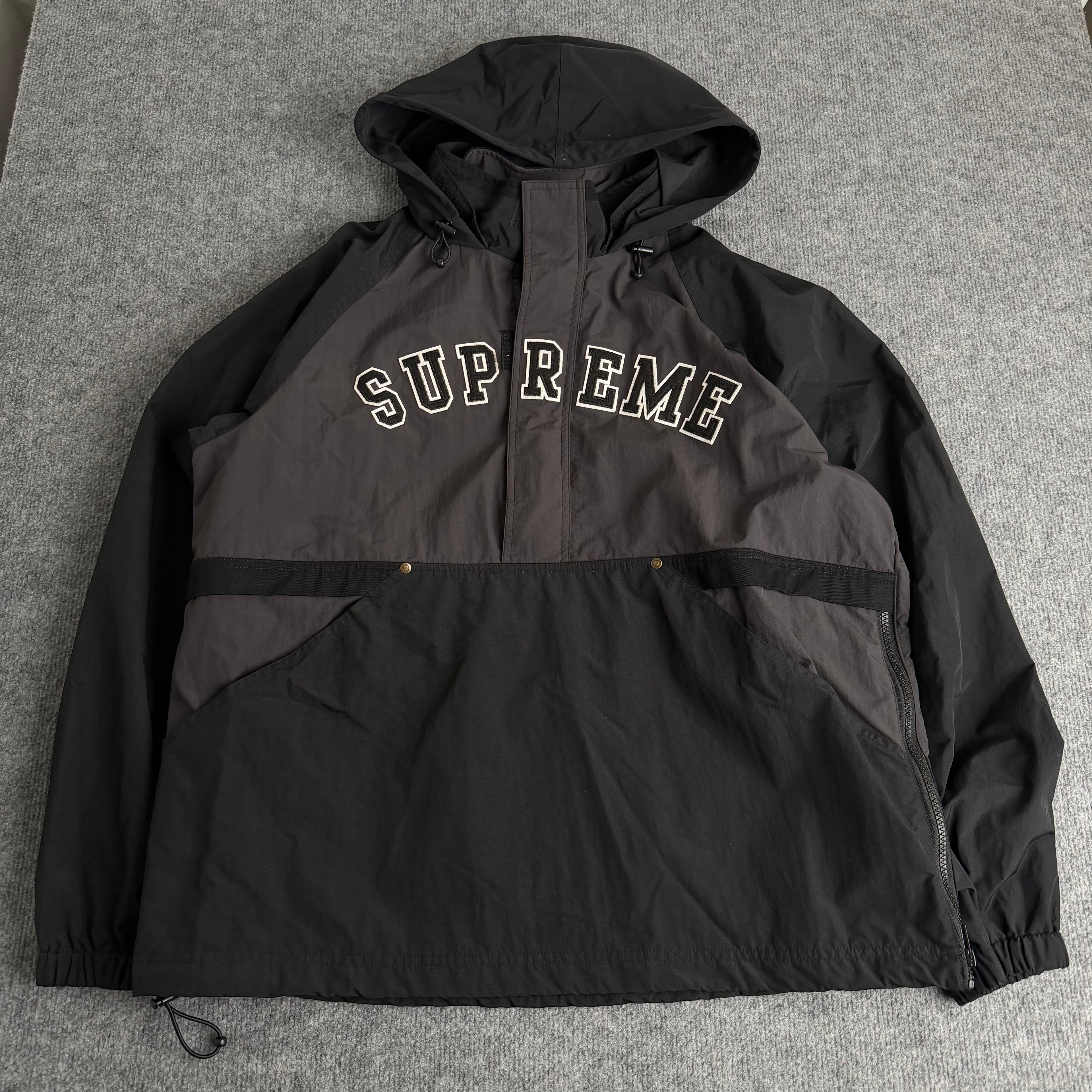 Supreme jakke (Str. L)