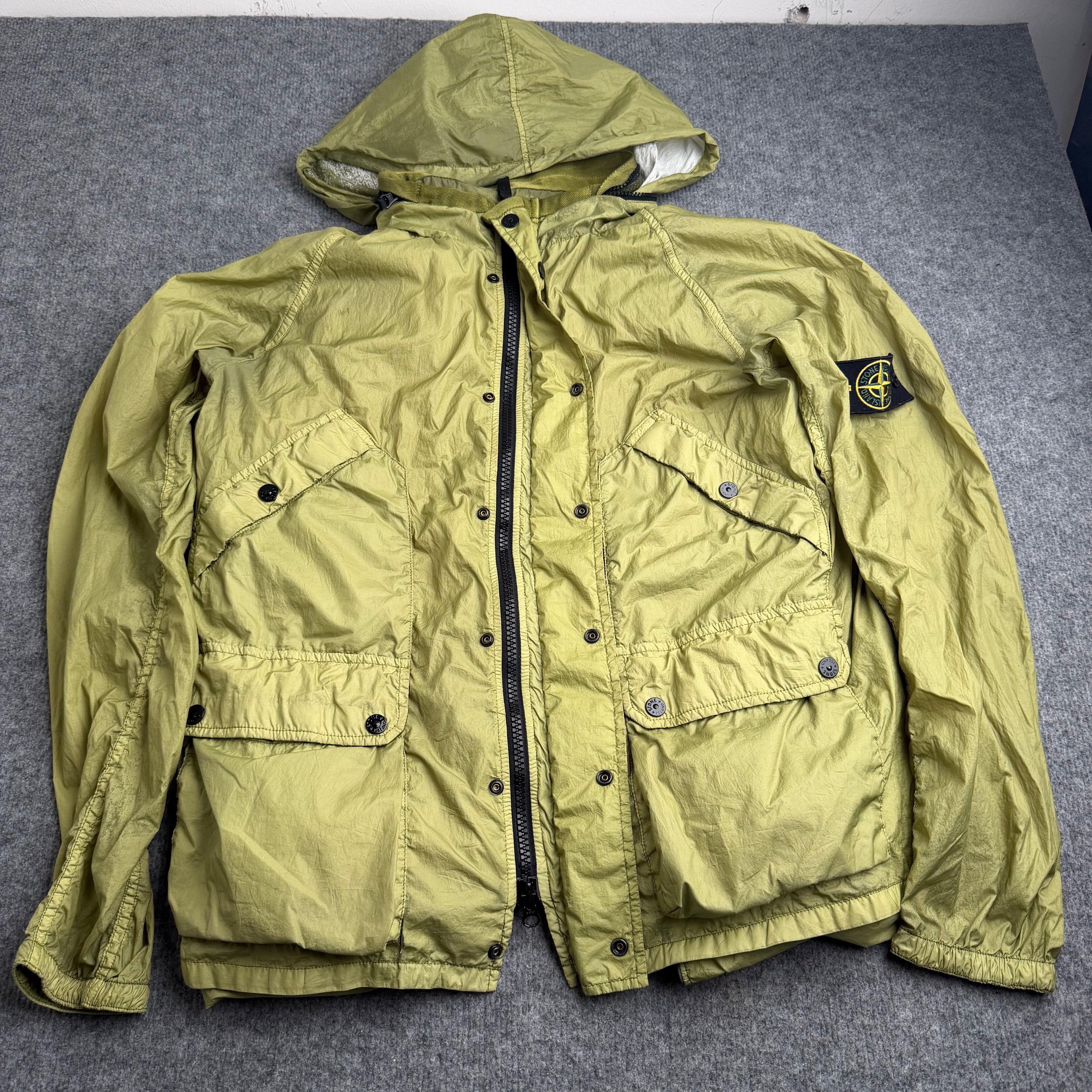 Stone Island jakke (Str. L)