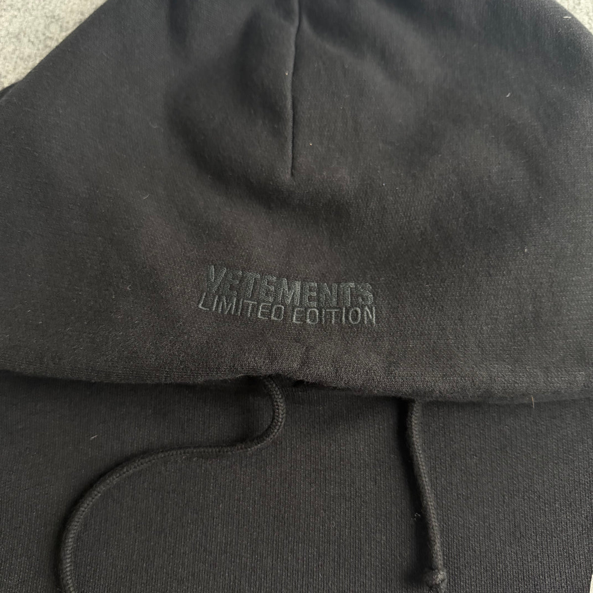 Vetements oversized hættetrøje (Str. L)