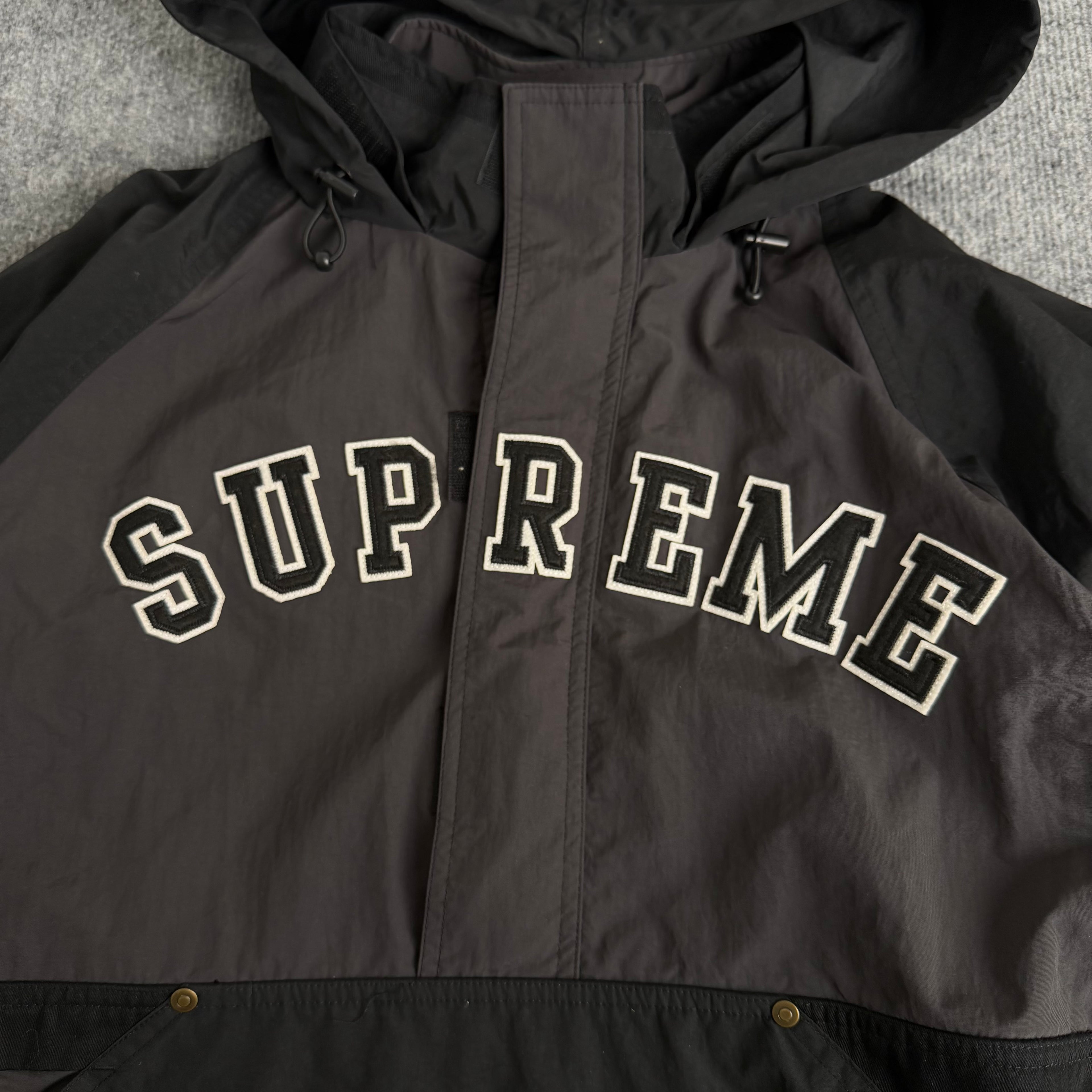 Supreme jakke (Str. L)