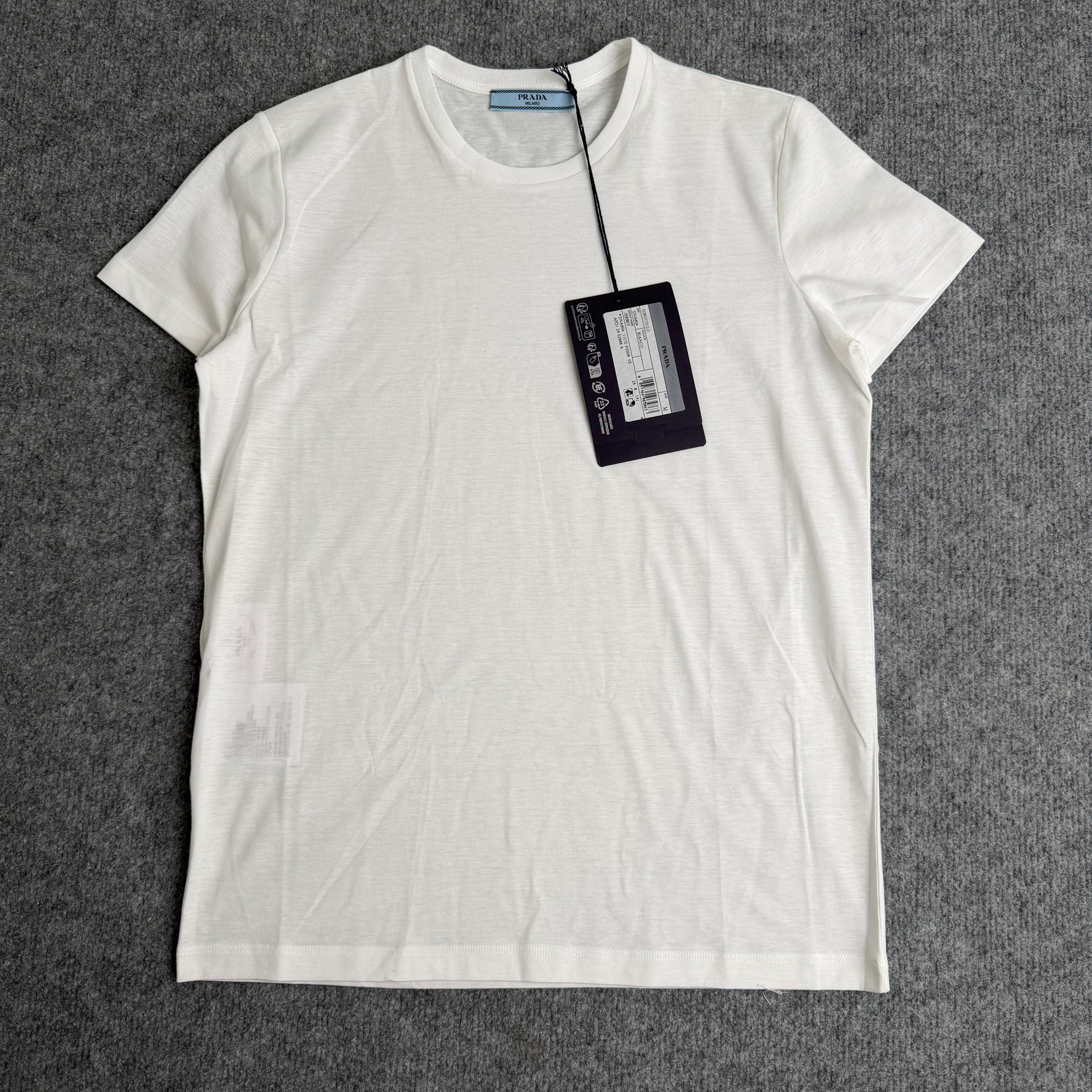 Prada t-shirt (Str. M)