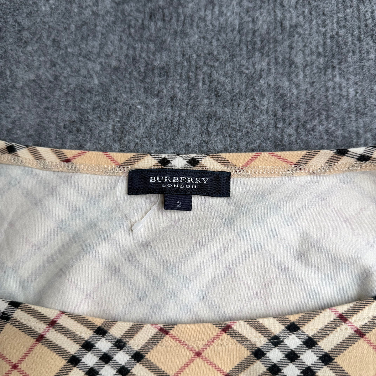 Burberry top (Str. M)