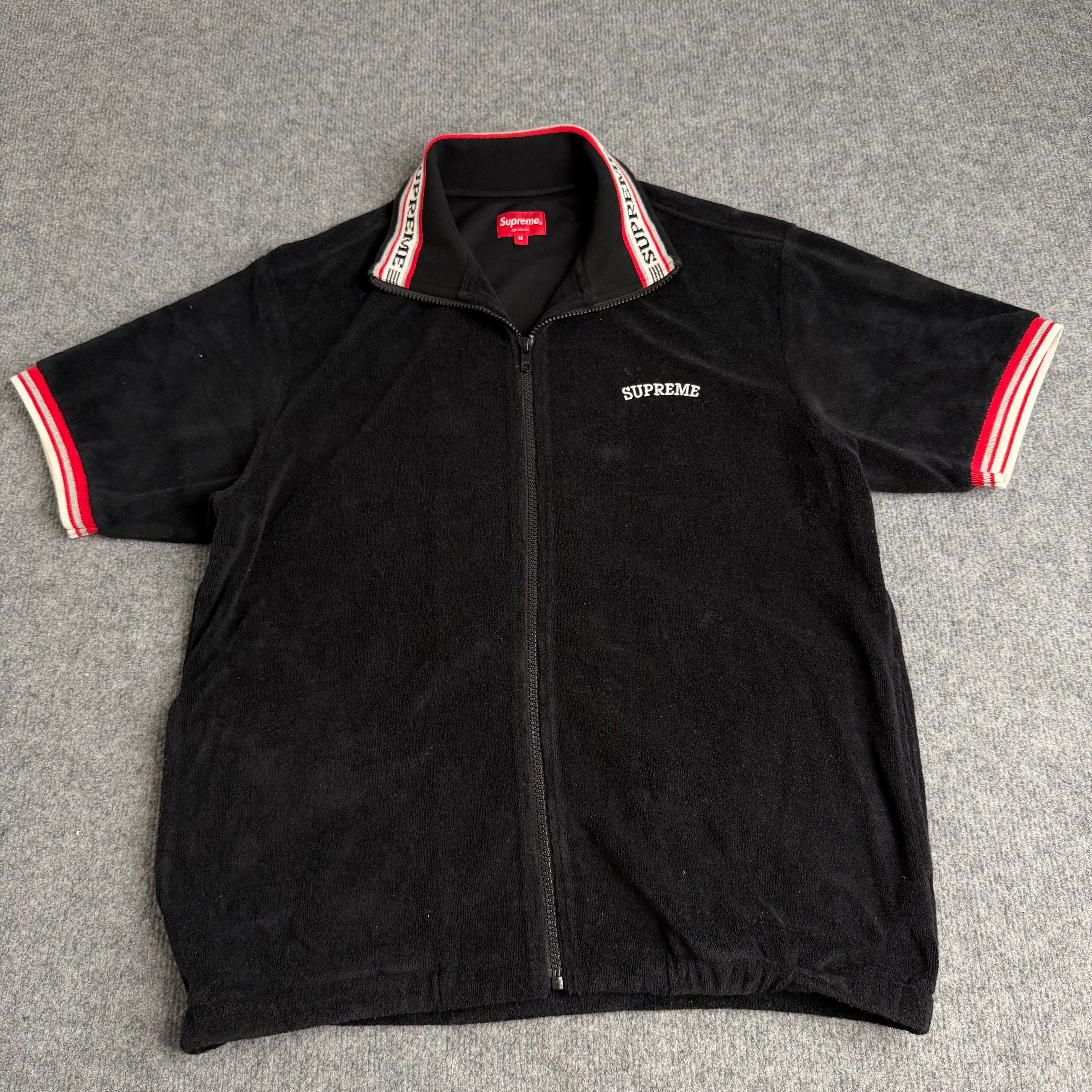 Supreme skjorte (Str. M)