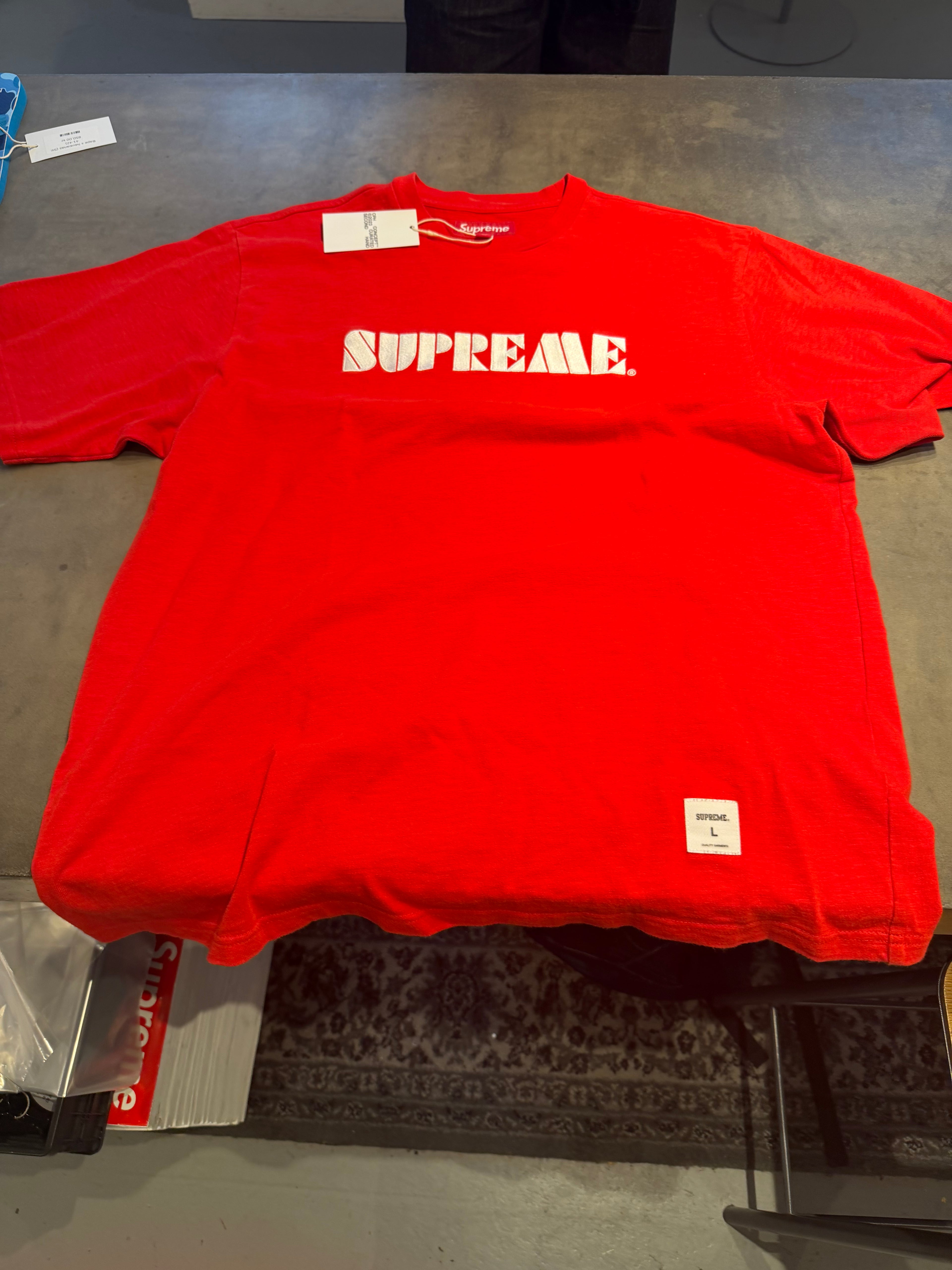 Supreme t shirt
