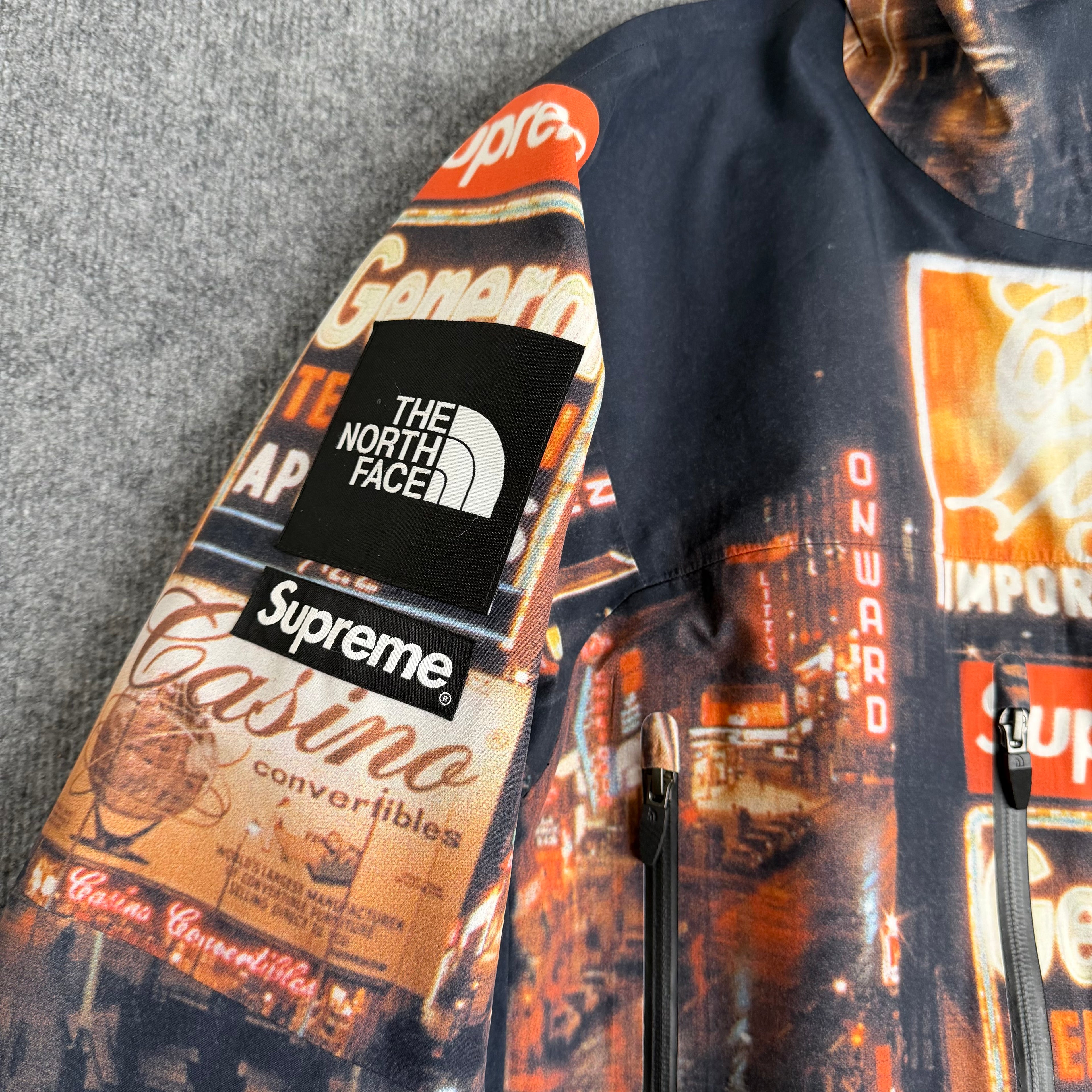 Supreme x north face jakke (Str. M)