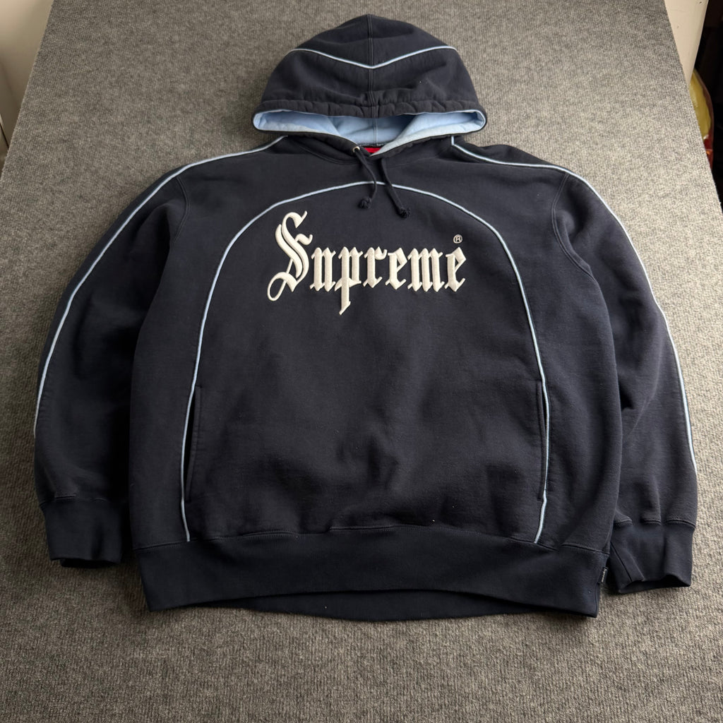 Supreme hættetrøje (Str. L)