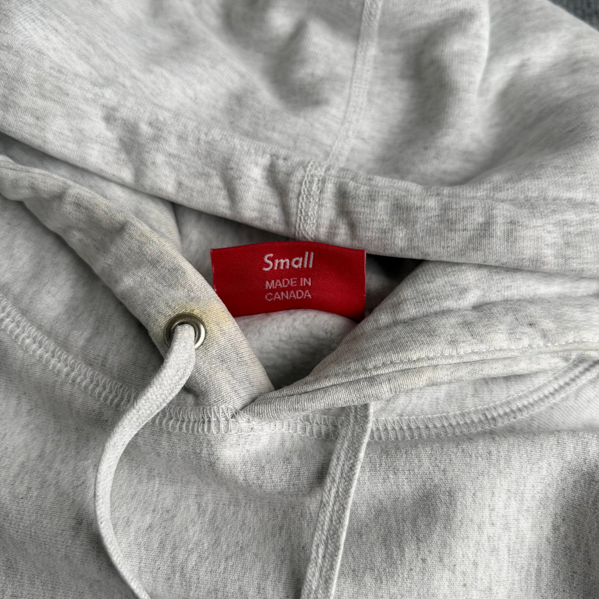 Supreme hættetrøje (Str. S)