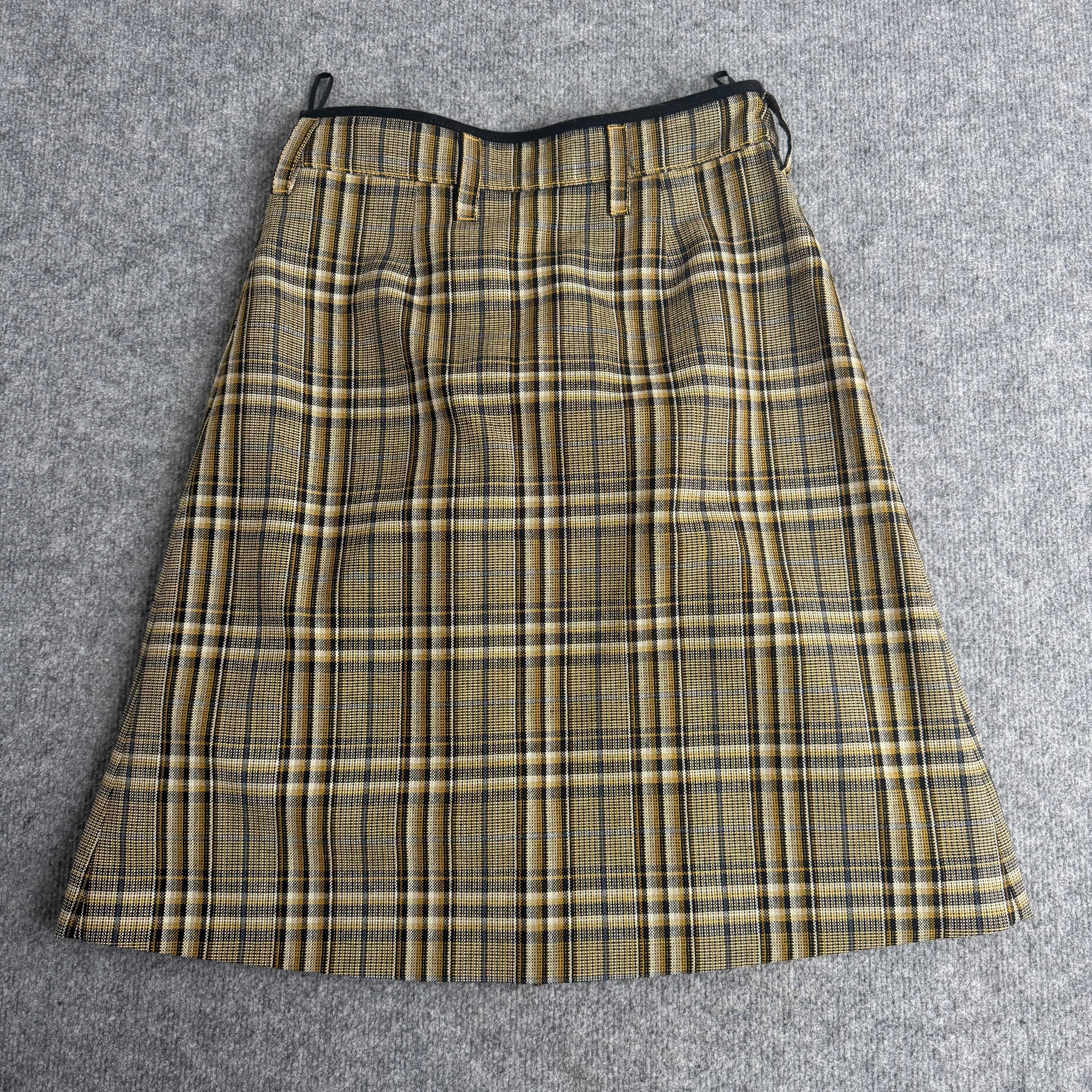Prada nederdel (Str. 40)