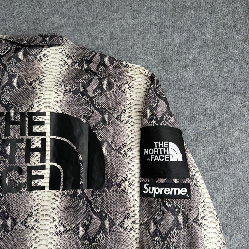 Supreme snakeskin jakke (Str. M)