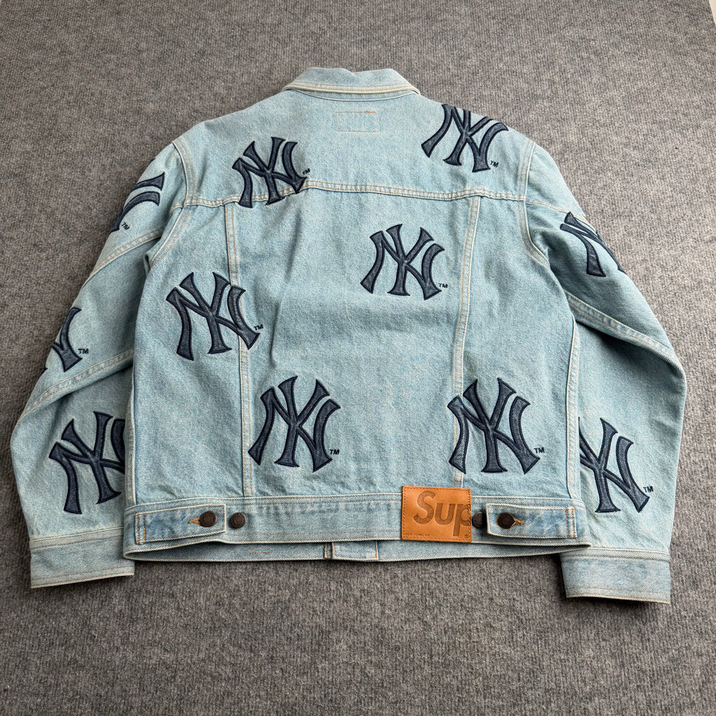Supreme x Yankees jakke (Str. S)