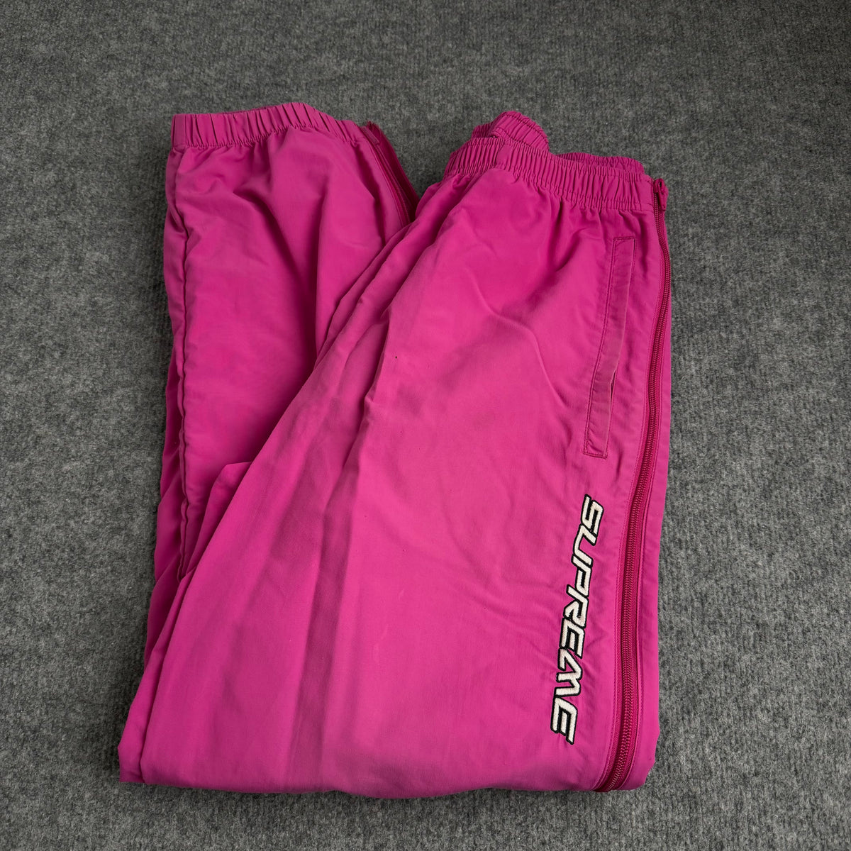 Supreme trackpants (Str. M)