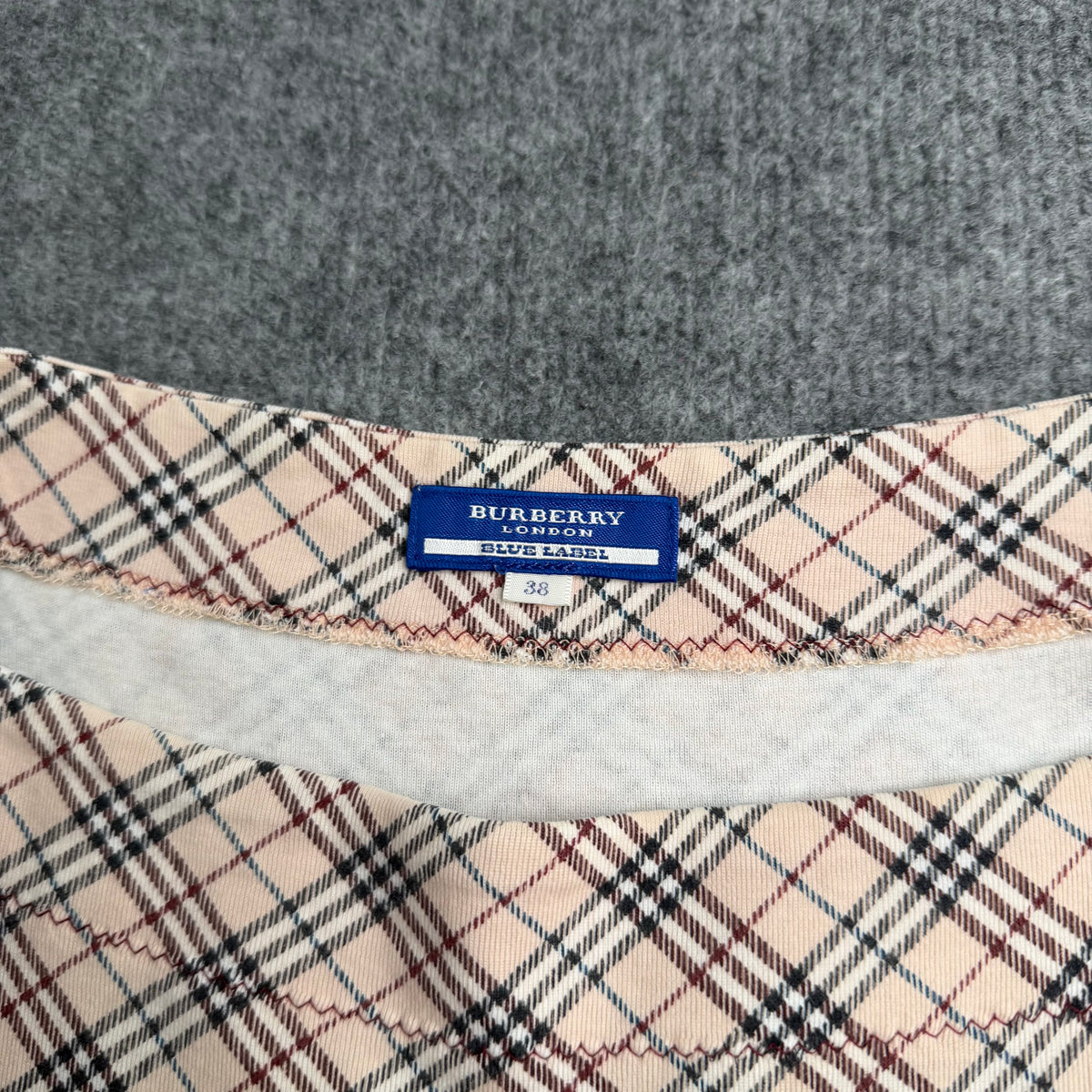 Burberry top (Str. S)