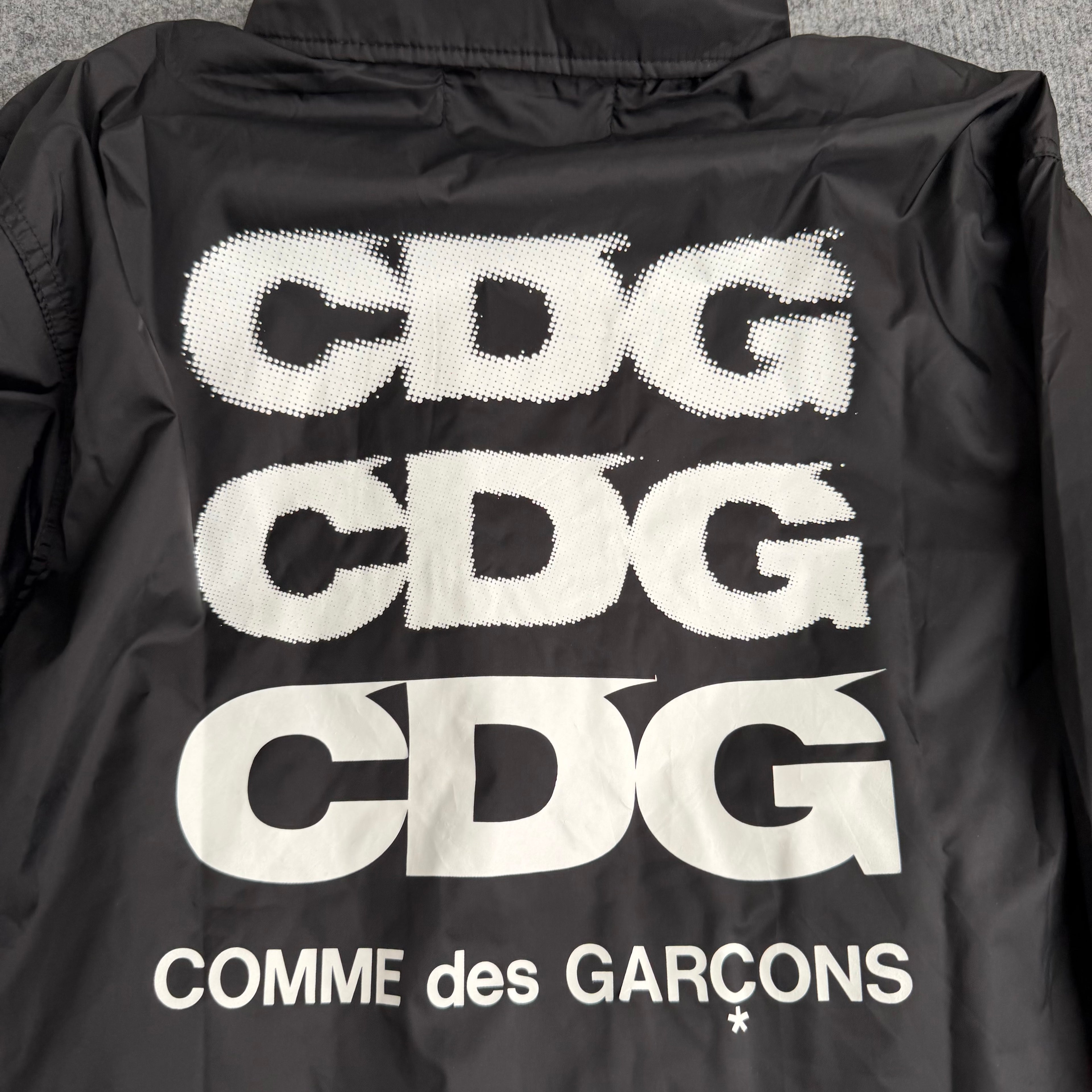 Comme des garcons jakke (Str. M)