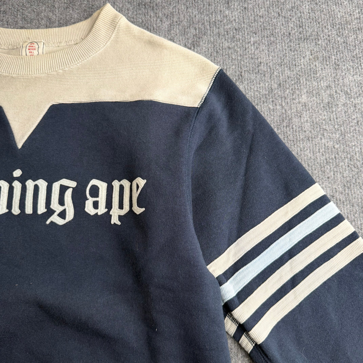 A bathing ape bluse (Str. S)