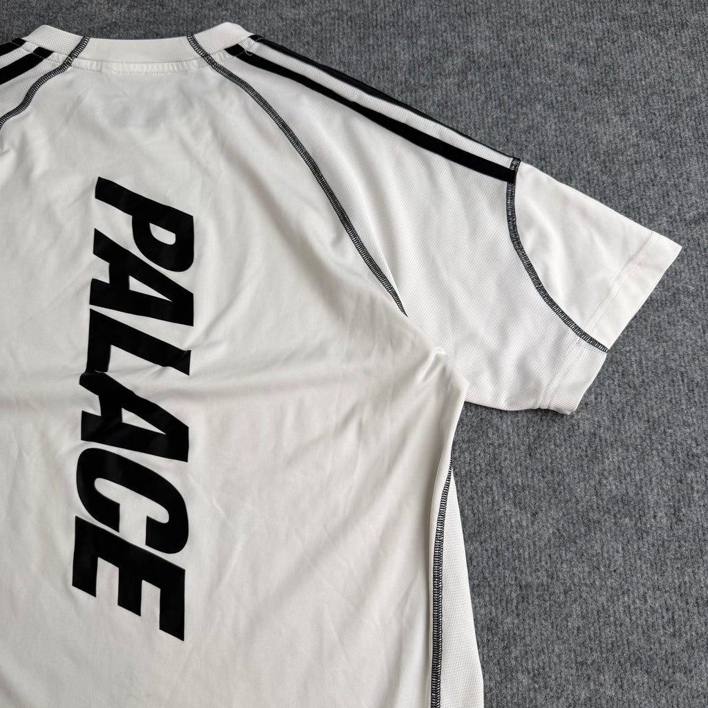 Adidas x palace t-shirt (Str. M)