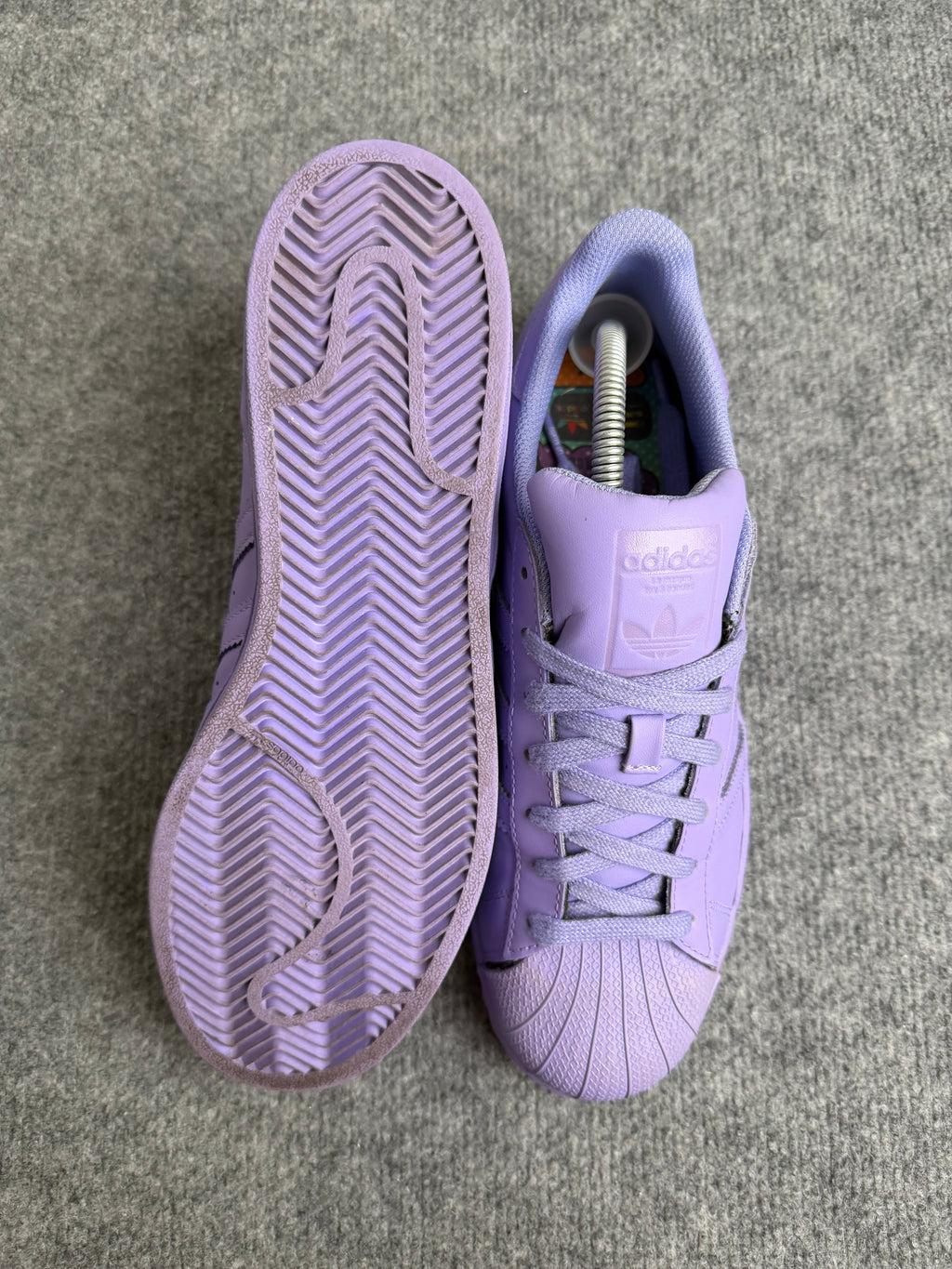 Adidas x Pharrel sko (Str. 42 2/3)