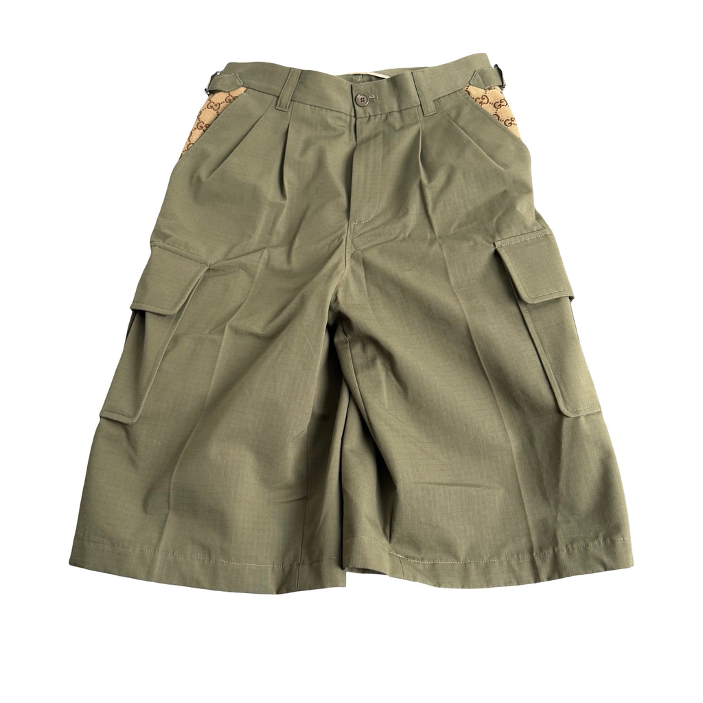 Gucci shorts (Str. 44)
