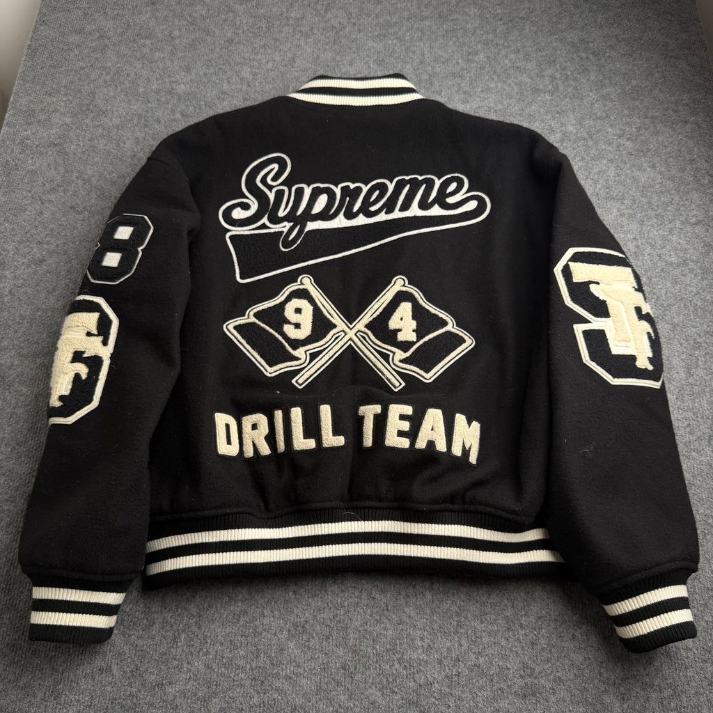 Supreme varsity jakke (Str. L)