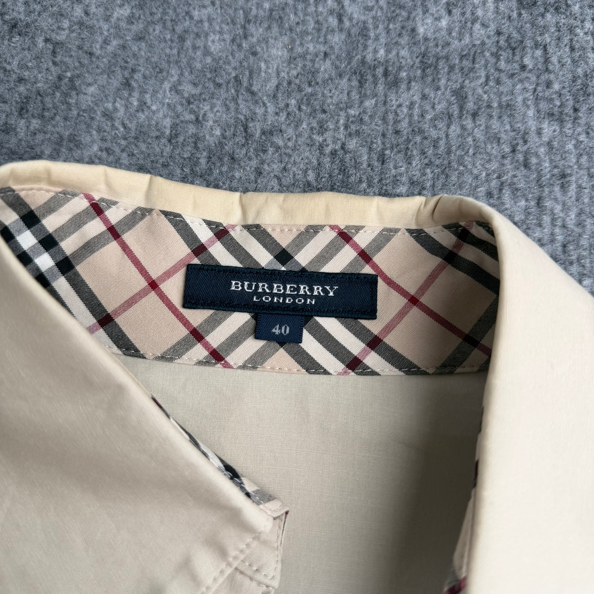 Burberry skjorte (Str. M)