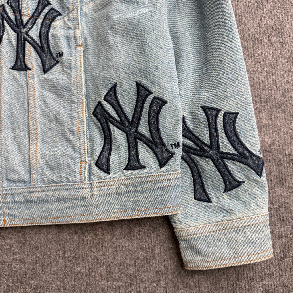 Supreme x Yankees jakke (Str. S)