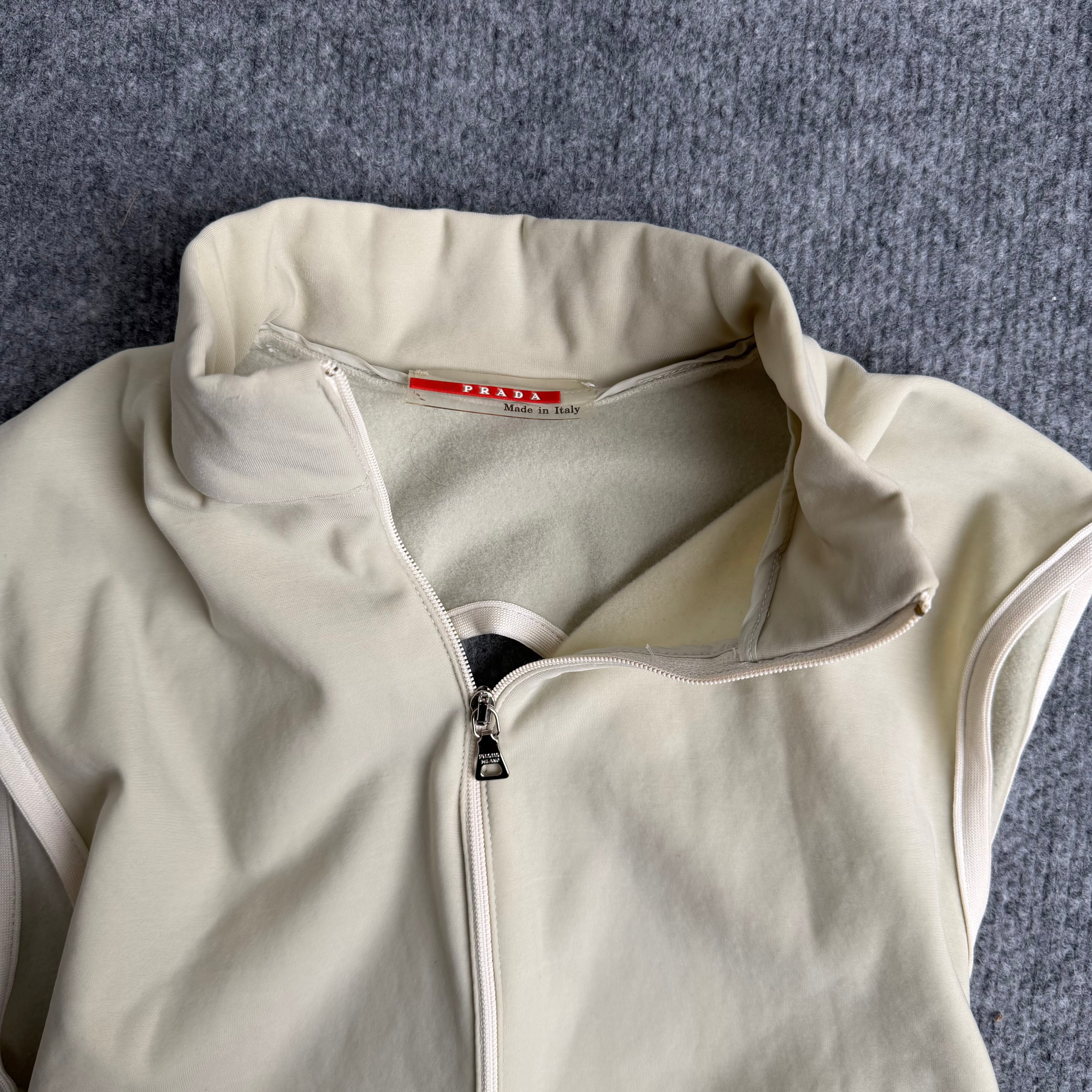Prada top (Str. S)