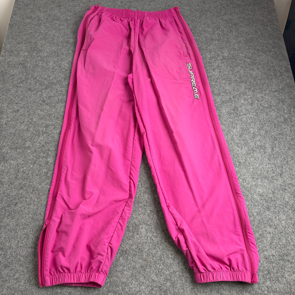 Supreme trackpants (Str. M)